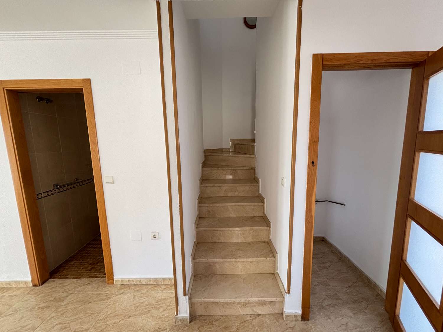 CAMPOAMOR 的专属复式住宅，拥有绝美的景观