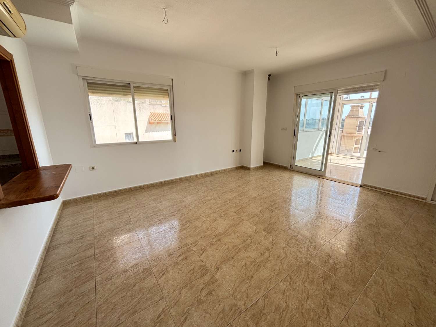 CAMPOAMOR 的专属复式住宅，拥有绝美的景观