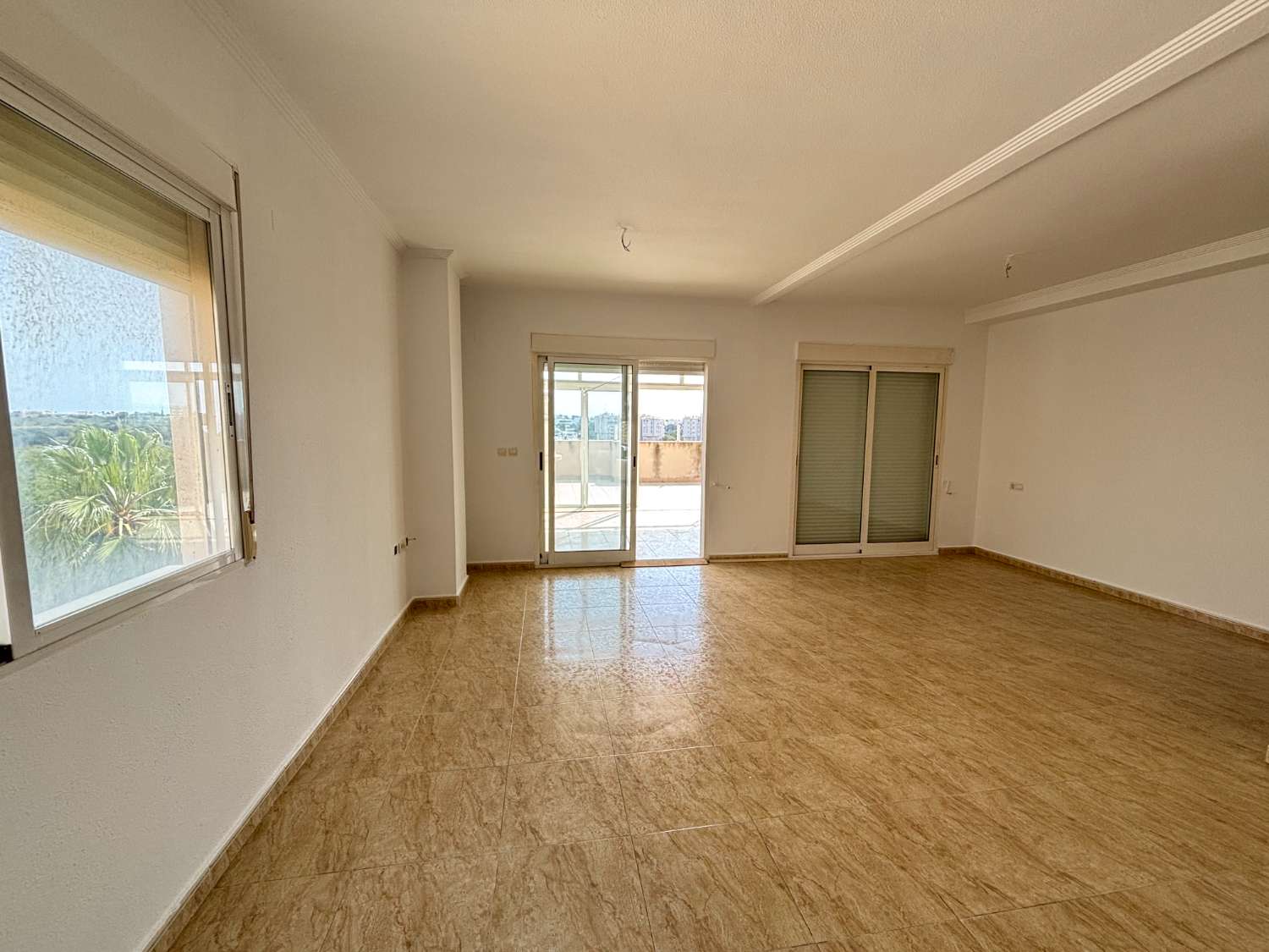 CAMPOAMOR 的专属复式住宅，拥有绝美的景观