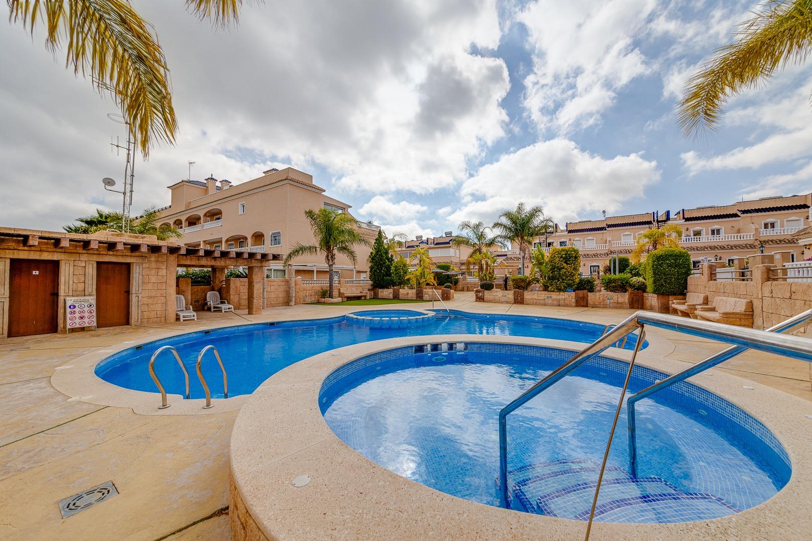 Bungalow, 1 våning till salu i Orihuela Costa