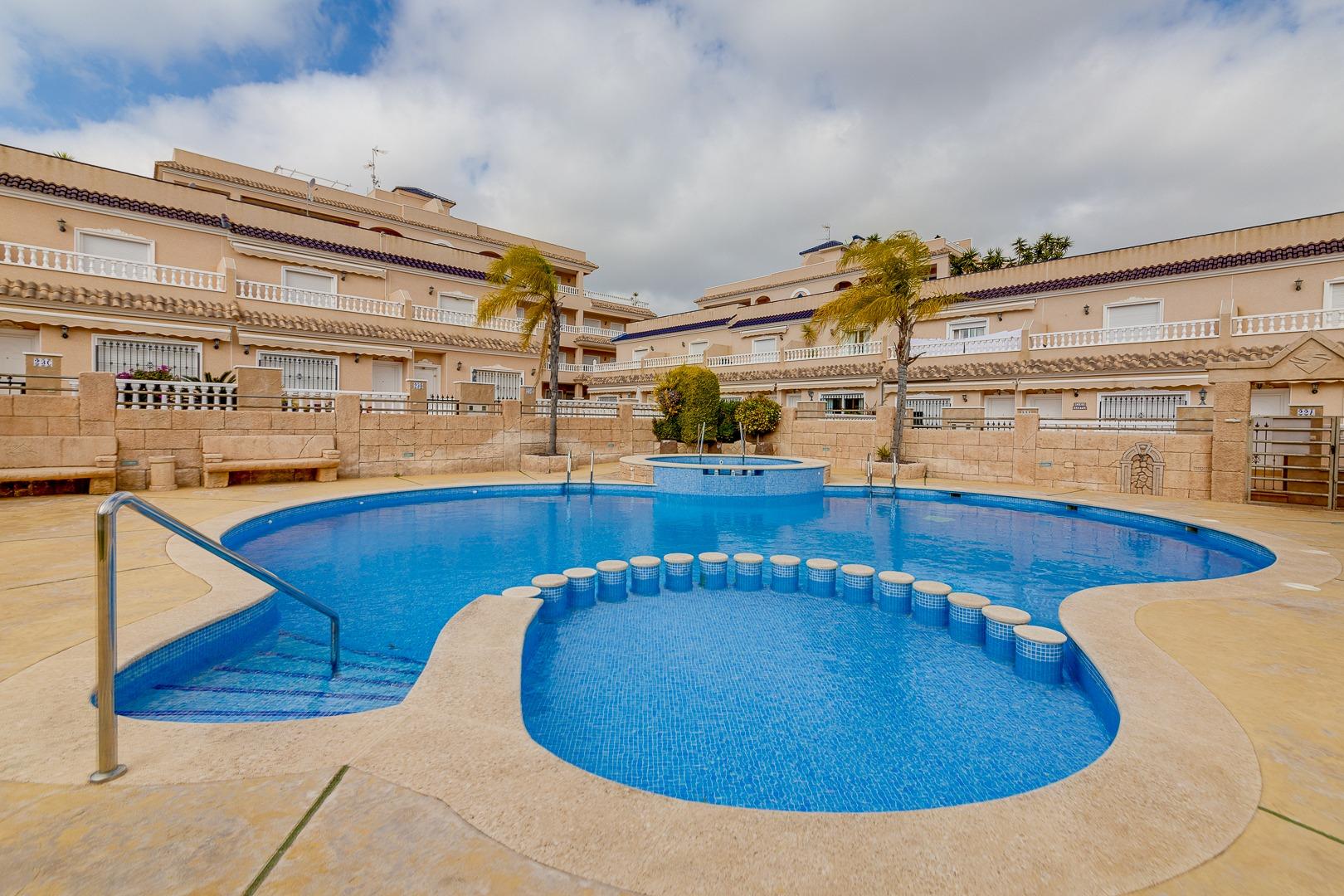 Bungalow, 1 våning till salu i Orihuela Costa