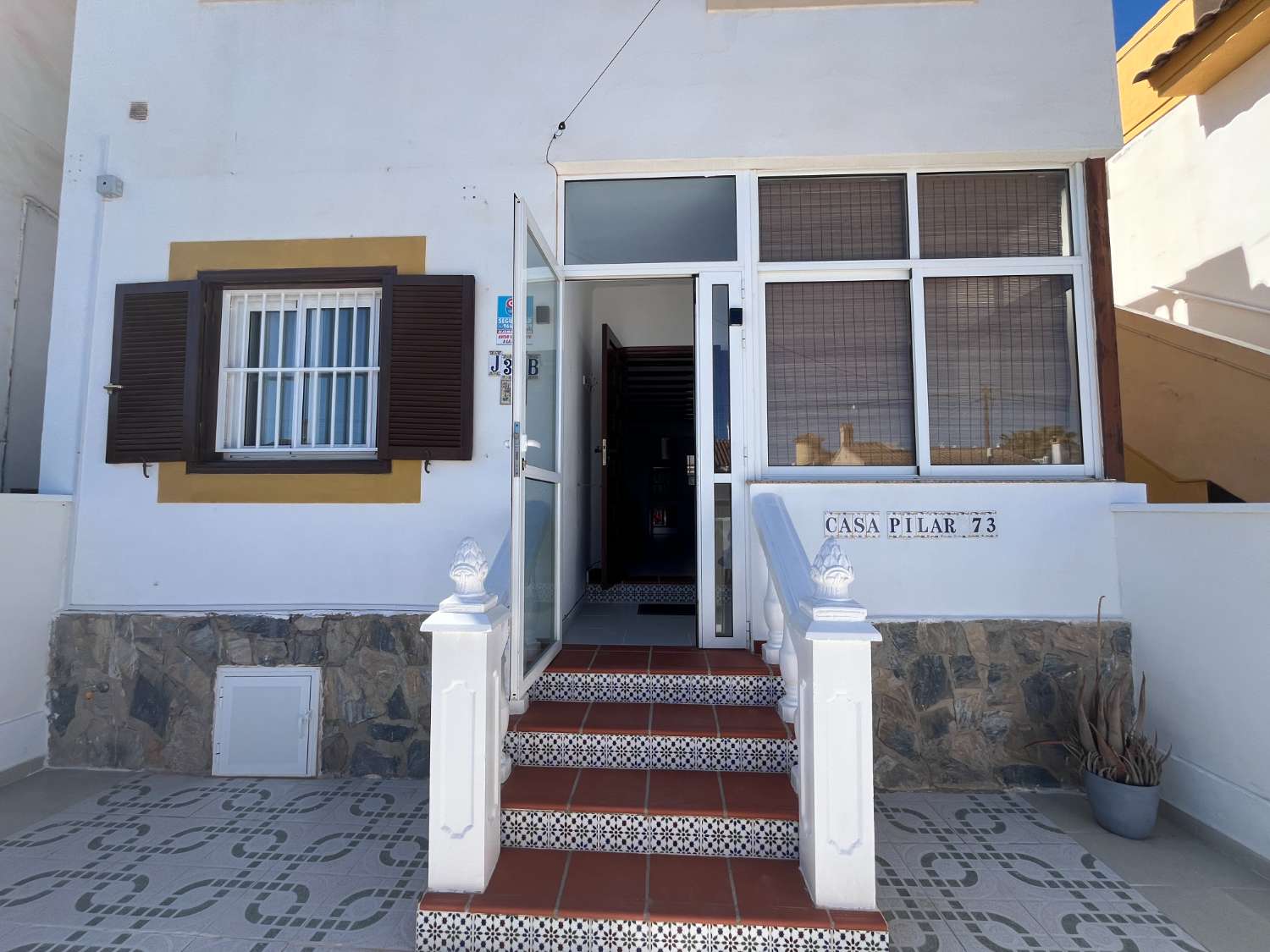 2 DORMITORIOS, JARDIN 50 M2 ORIENTACION SUR