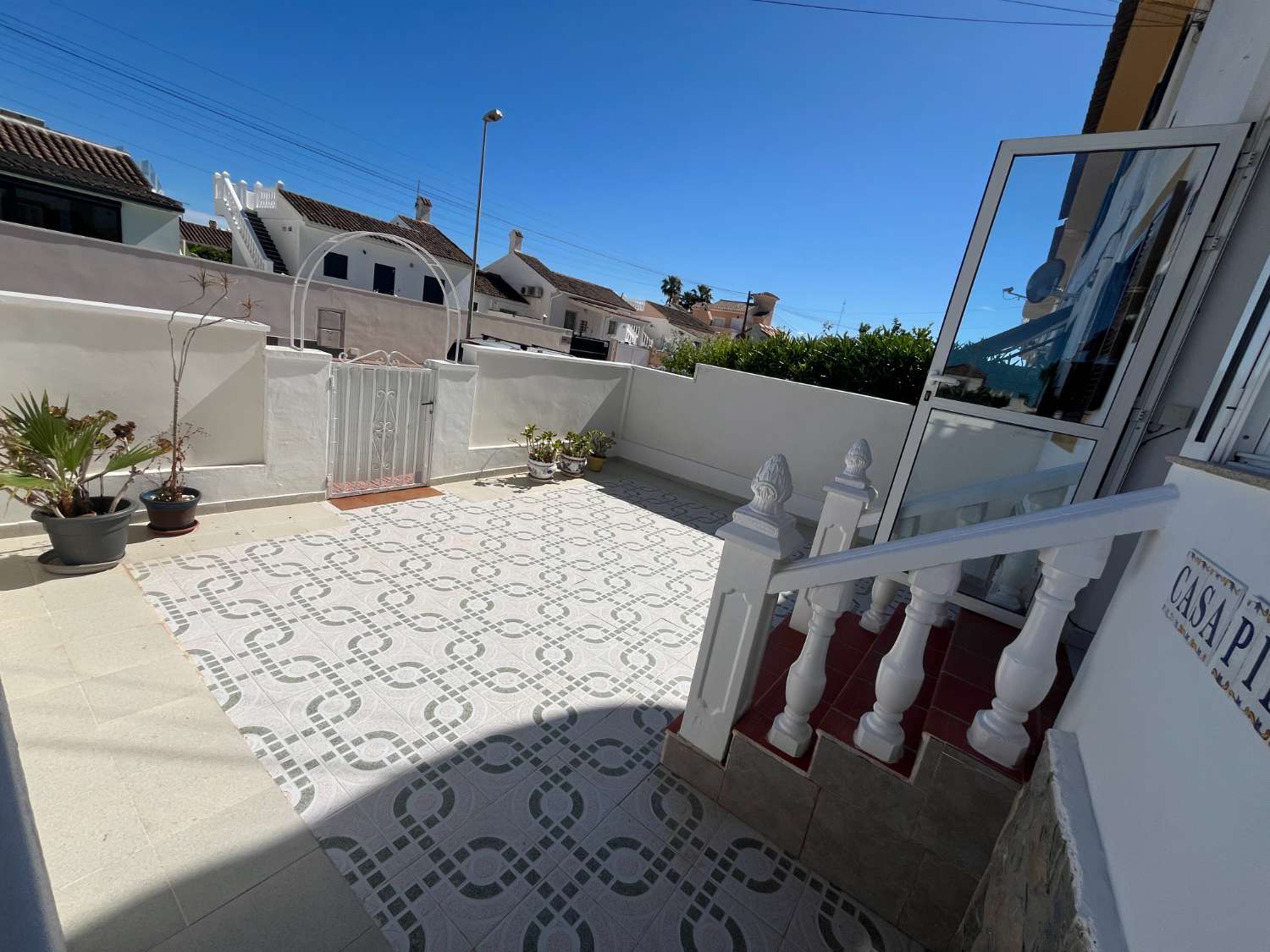 2 DORMITORIOS, JARDIN 50 M2 ORIENTACION SUR
