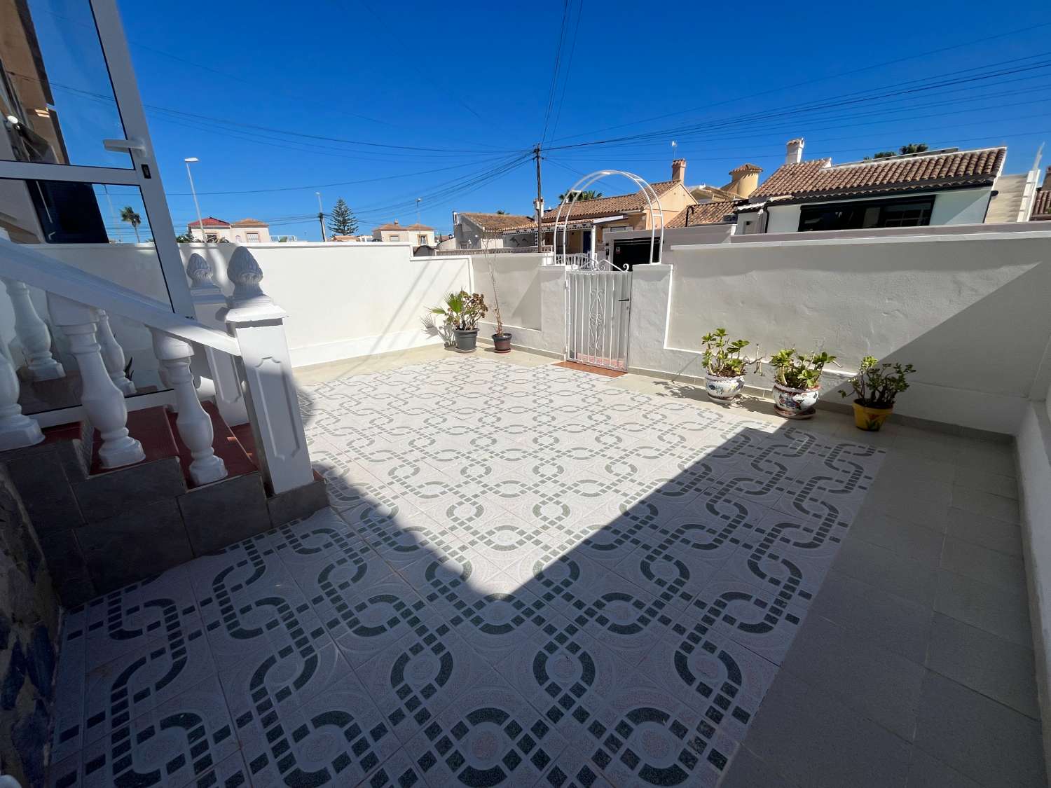 2 DORMITORIOS, JARDIN 50 M2 ORIENTACION SUR