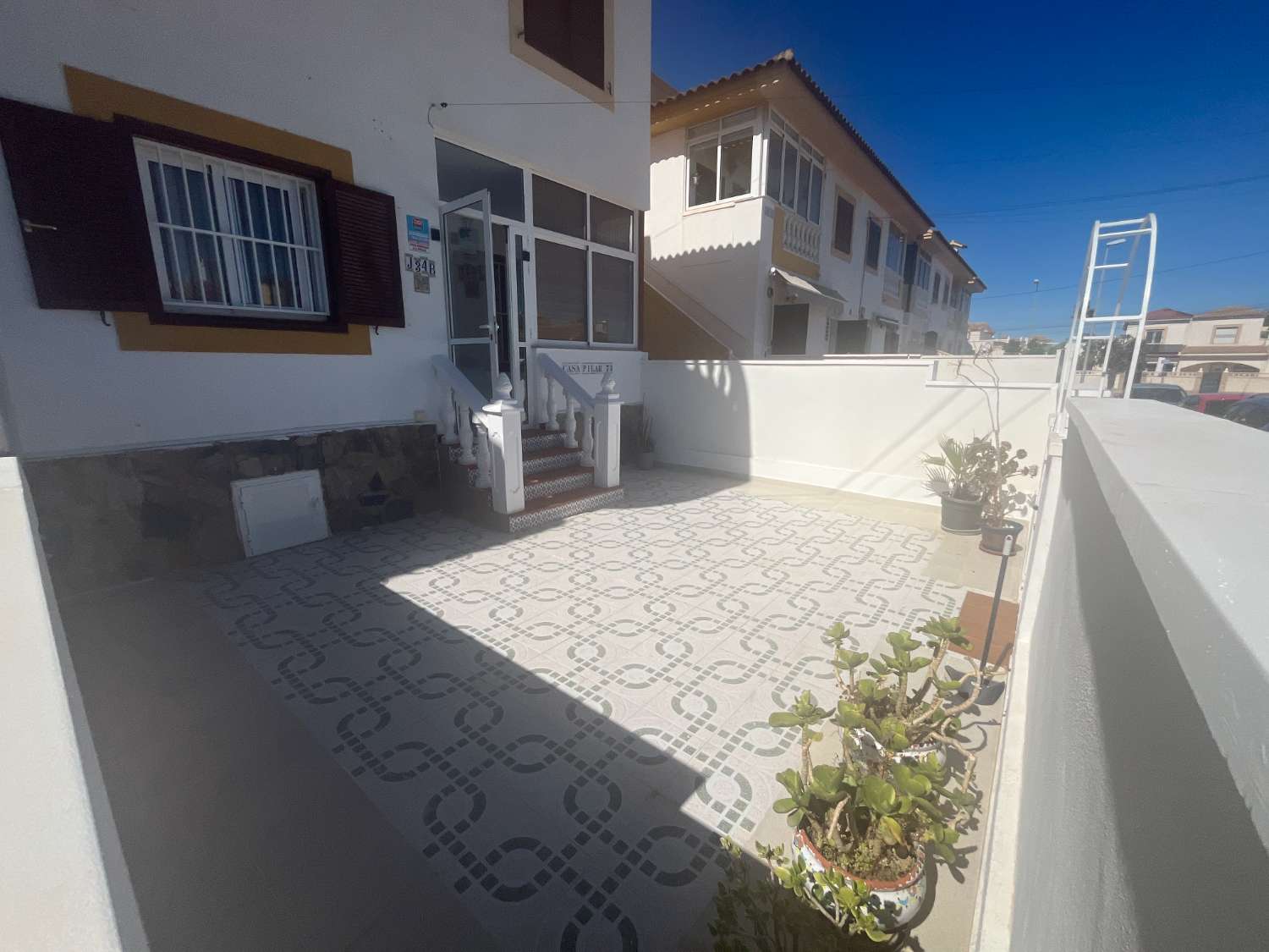 2 DORMITORIOS, JARDIN 50 M2 ORIENTACION SUR