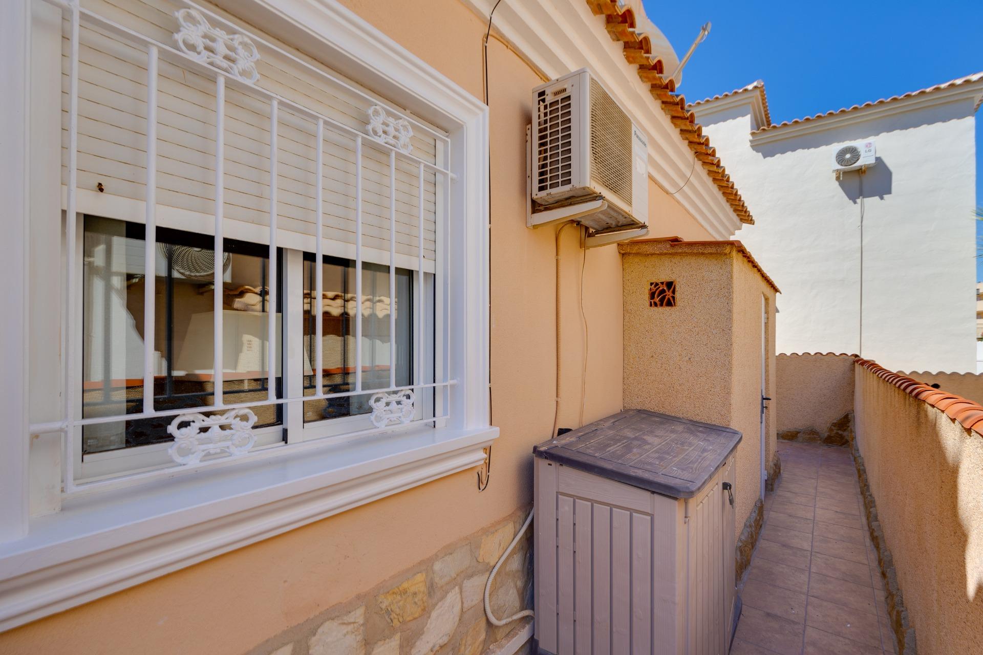 Villa myynnissä Orihuela Costa