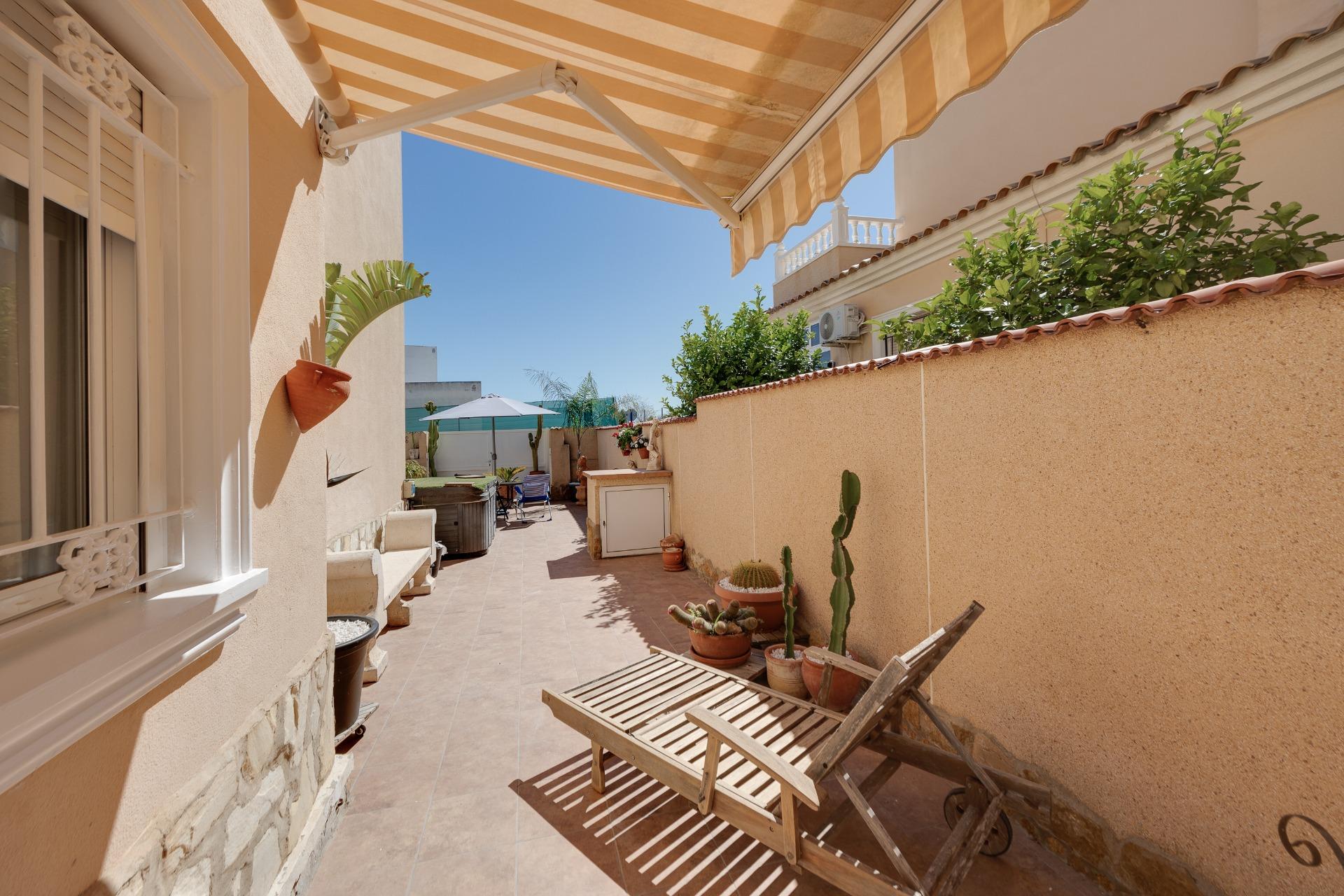 Villa myynnissä Orihuela Costa