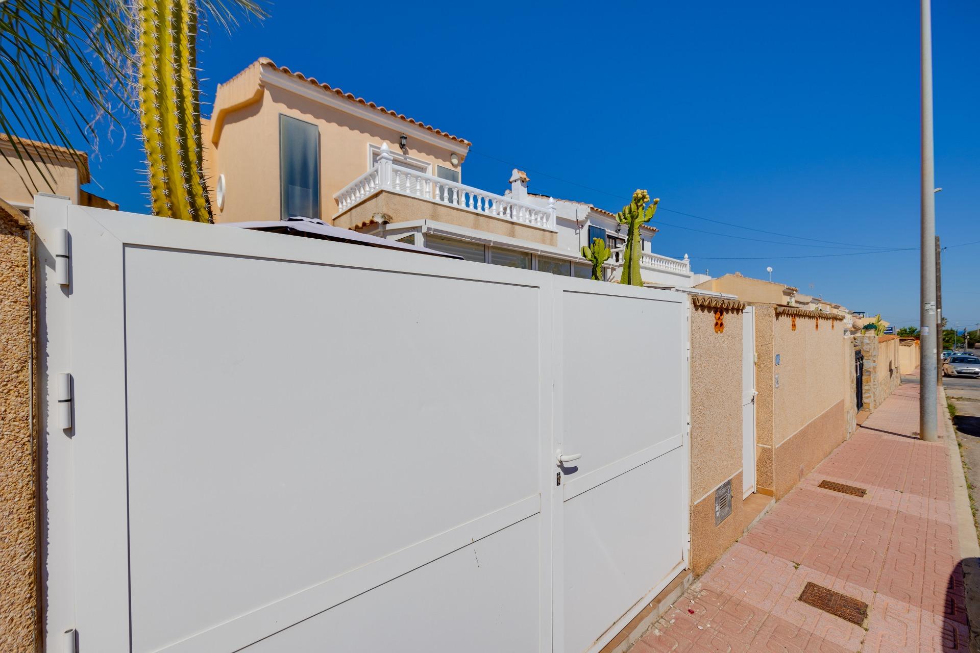 Villa myynnissä Orihuela Costa