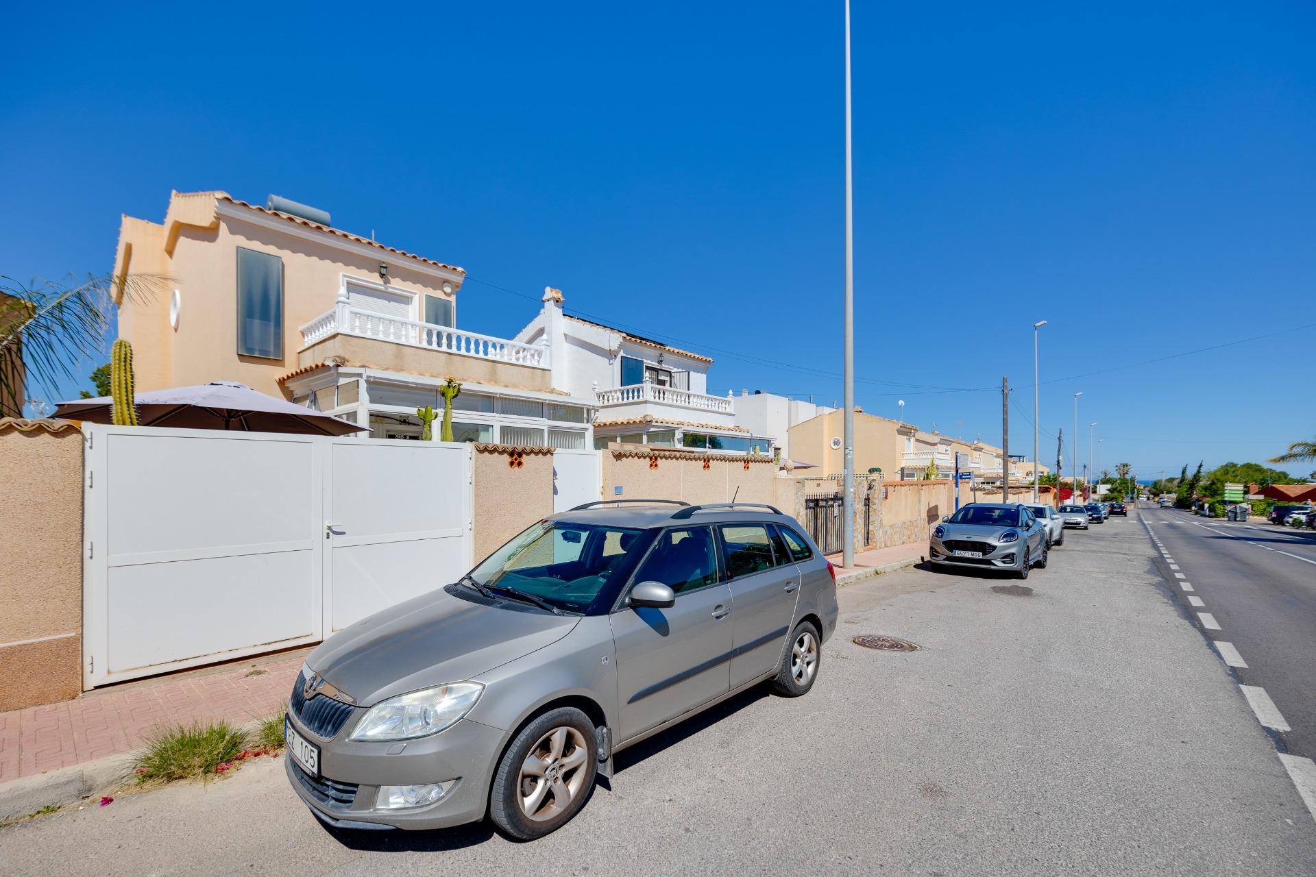 Villa myynnissä Orihuela Costa