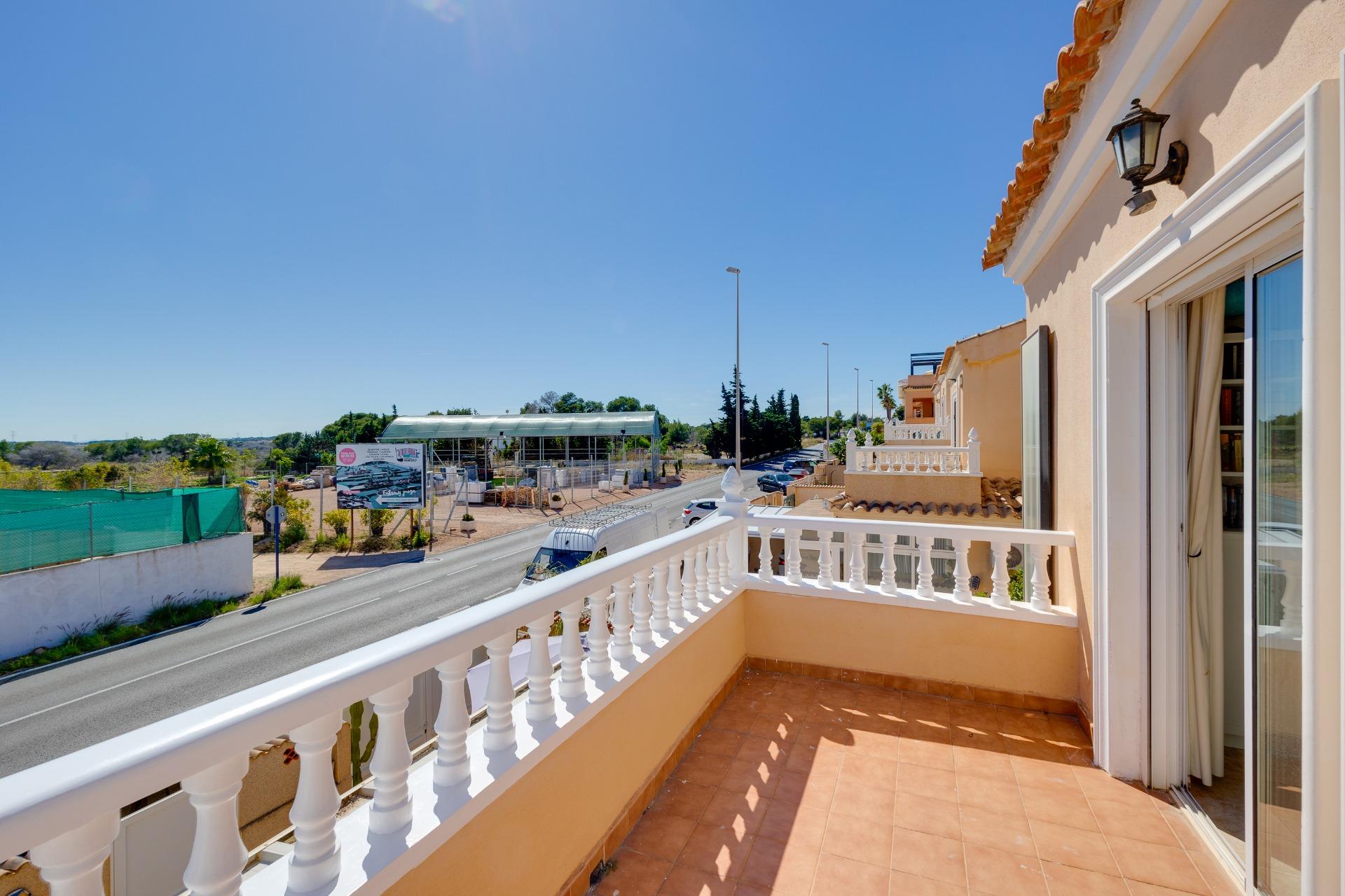 Villa myynnissä Orihuela Costa