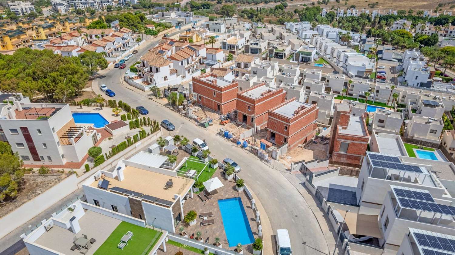 SE VENDE FANTÁSTICO CHALET INDEPENDIENTE EN VILLAMARTÍN