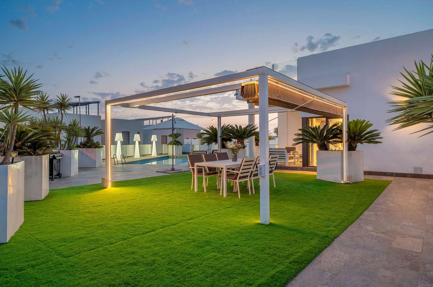 SE VENDE FANTÁSTICO CHALET INDEPENDIENTE EN VILLAMARTÍN
