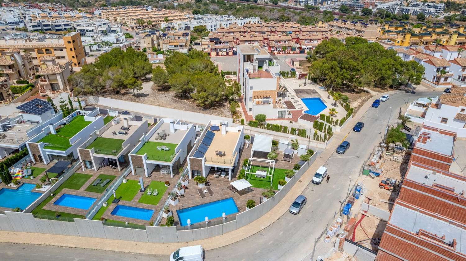 SE VENDE FANTÁSTICO CHALET INDEPENDIENTE EN VILLAMARTÍN