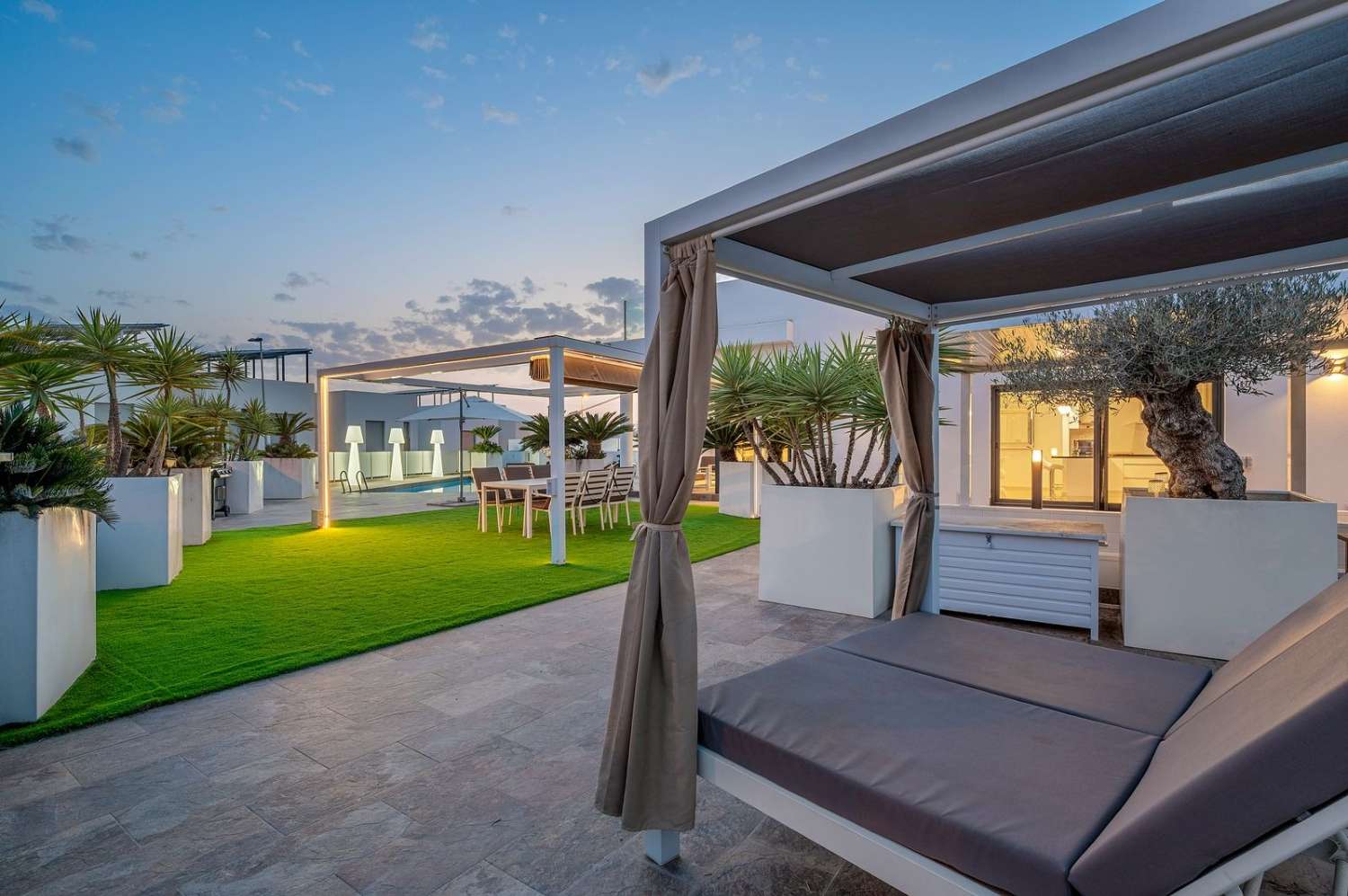 SE VENDE FANTÁSTICO CHALET INDEPENDIENTE EN VILLAMARTÍN