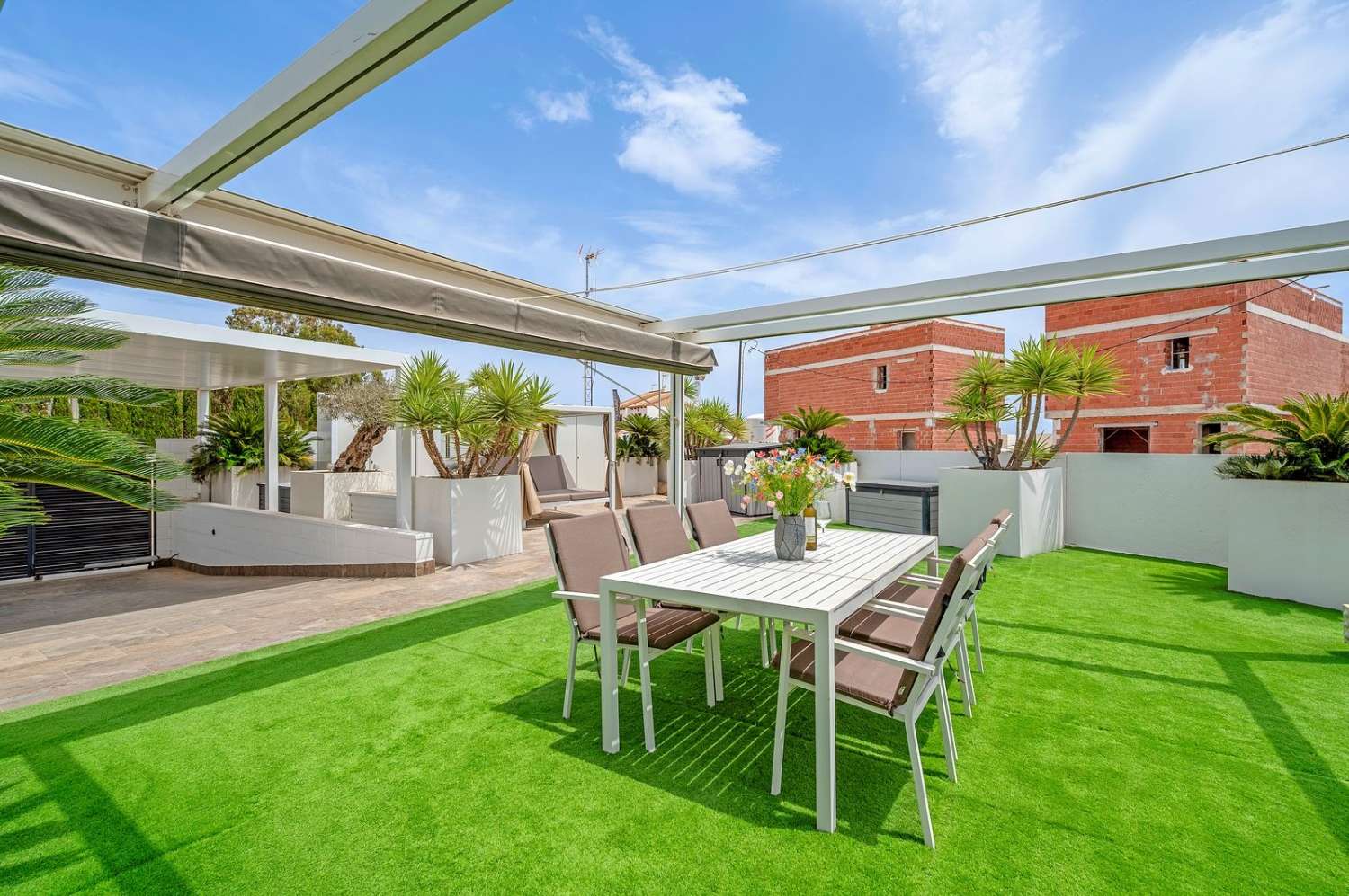 SE VENDE FANTÁSTICO CHALET INDEPENDIENTE EN VILLAMARTÍN