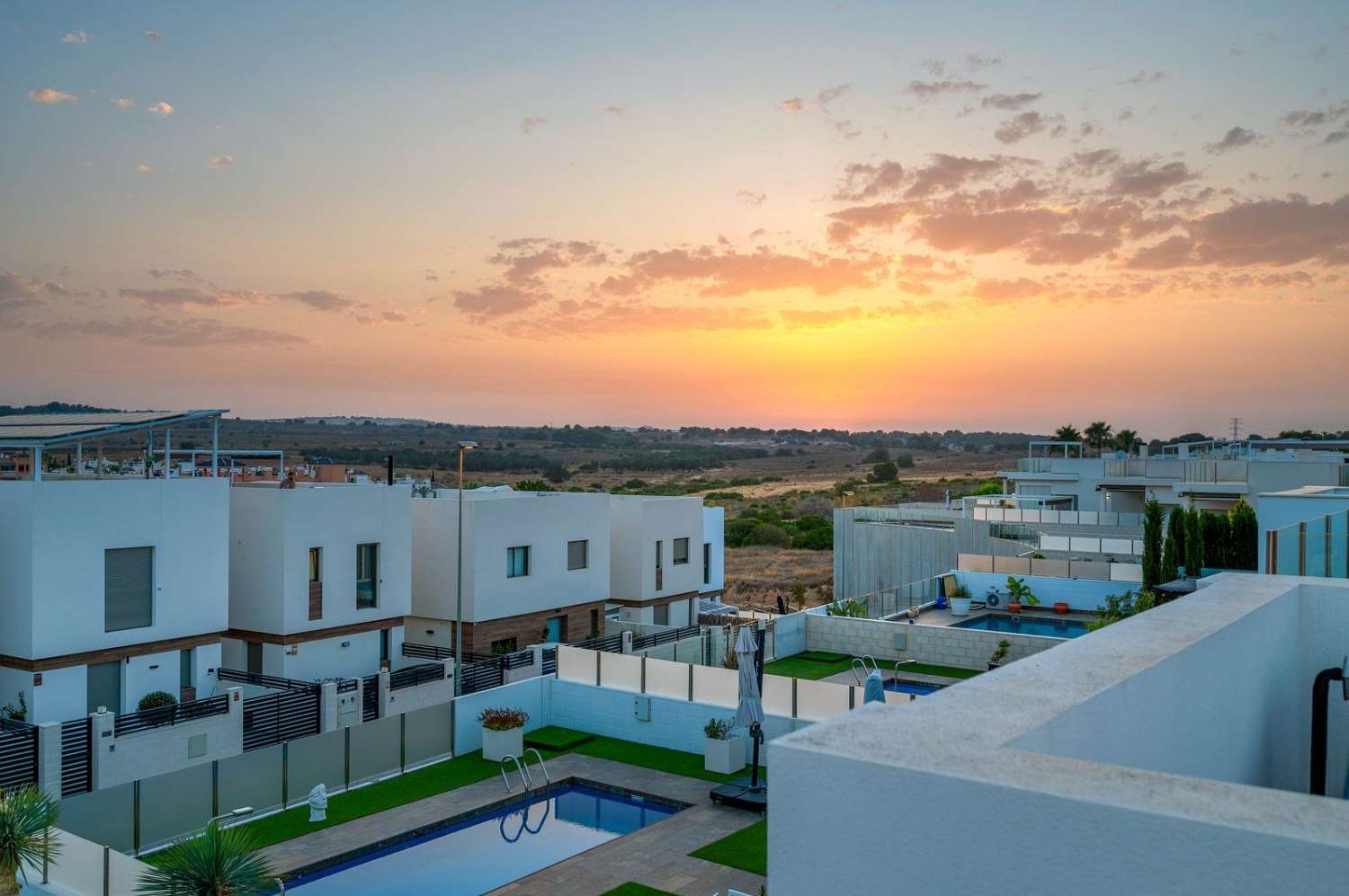 SE VENDE FANTÁSTICO CHALET INDEPENDIENTE EN VILLAMARTÍN