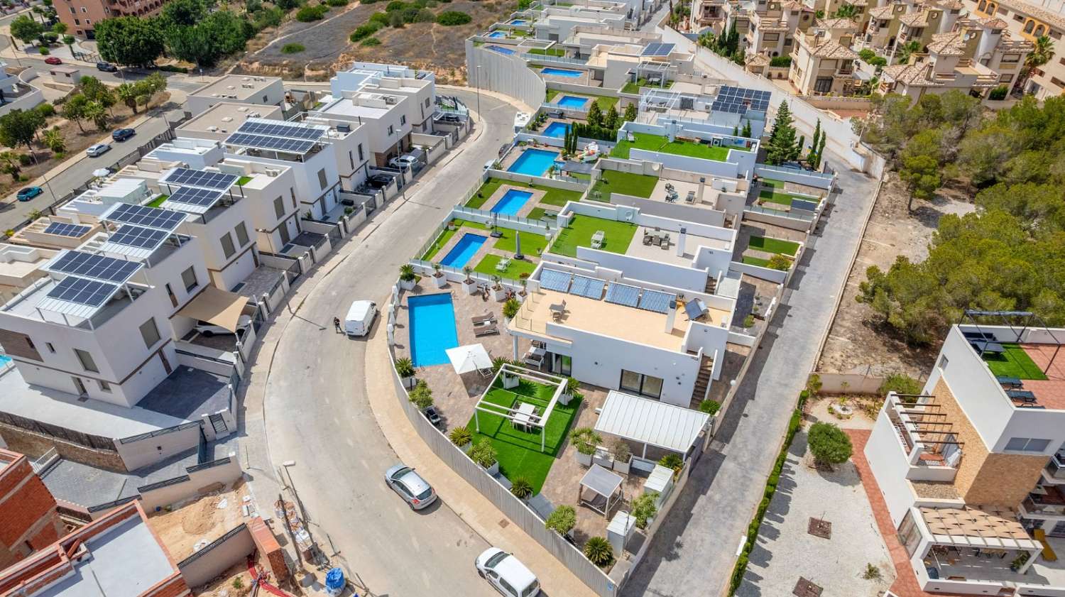 SE VENDE FANTÁSTICO CHALET INDEPENDIENTE EN VILLAMARTÍN