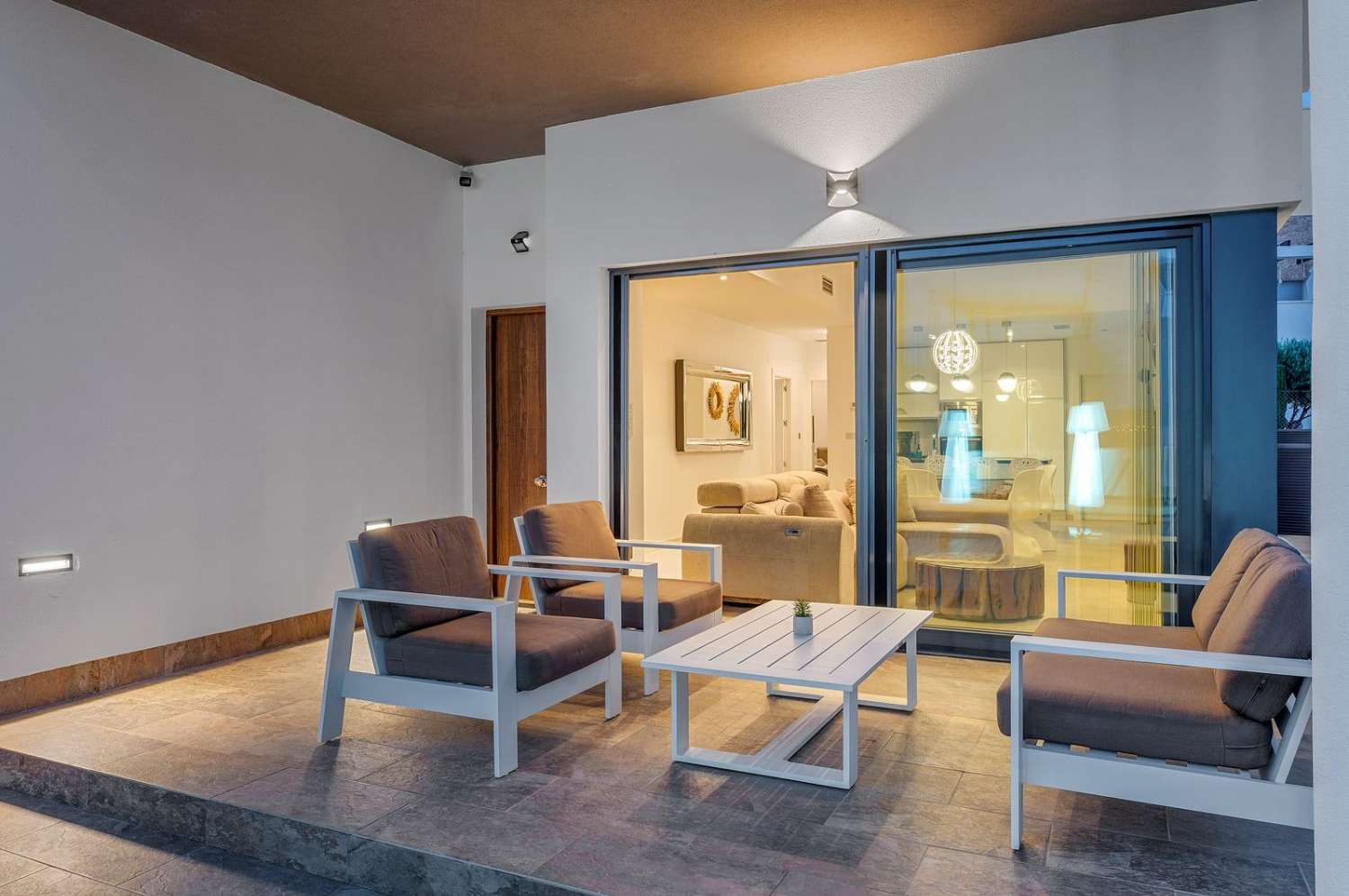SE VENDE FANTÁSTICO CHALET INDEPENDIENTE EN VILLAMARTÍN