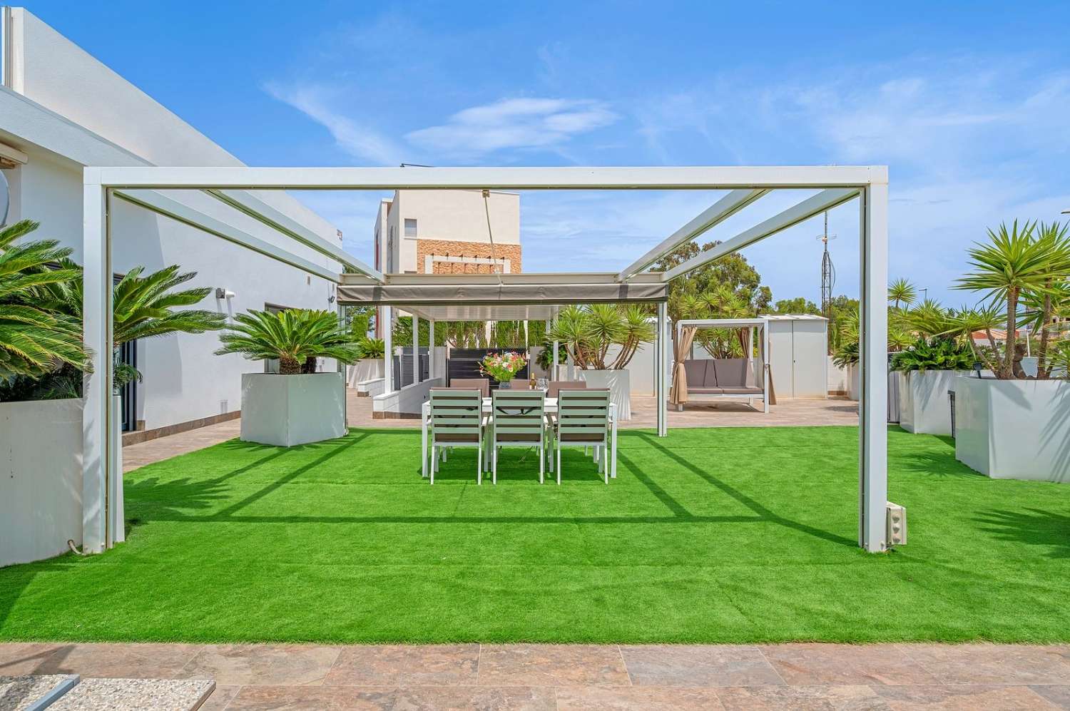 SE VENDE FANTÁSTICO CHALET INDEPENDIENTE EN VILLAMARTÍN