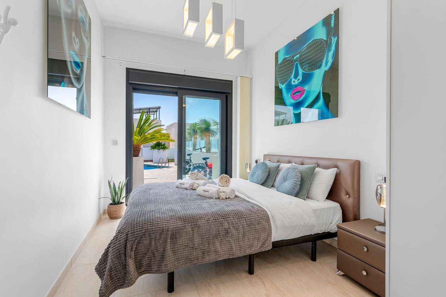 SE VENDE FANTÁSTICO CHALET INDEPENDIENTE EN VILLAMARTÍN