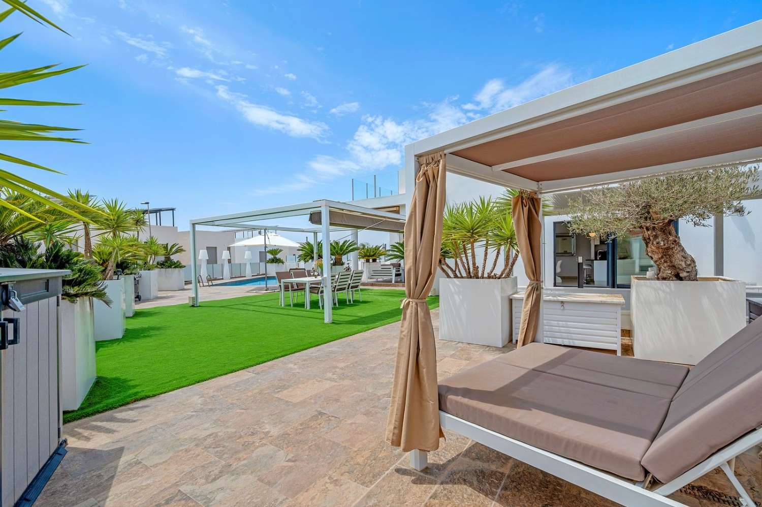 SE VENDE FANTÁSTICO CHALET INDEPENDIENTE EN VILLAMARTÍN
