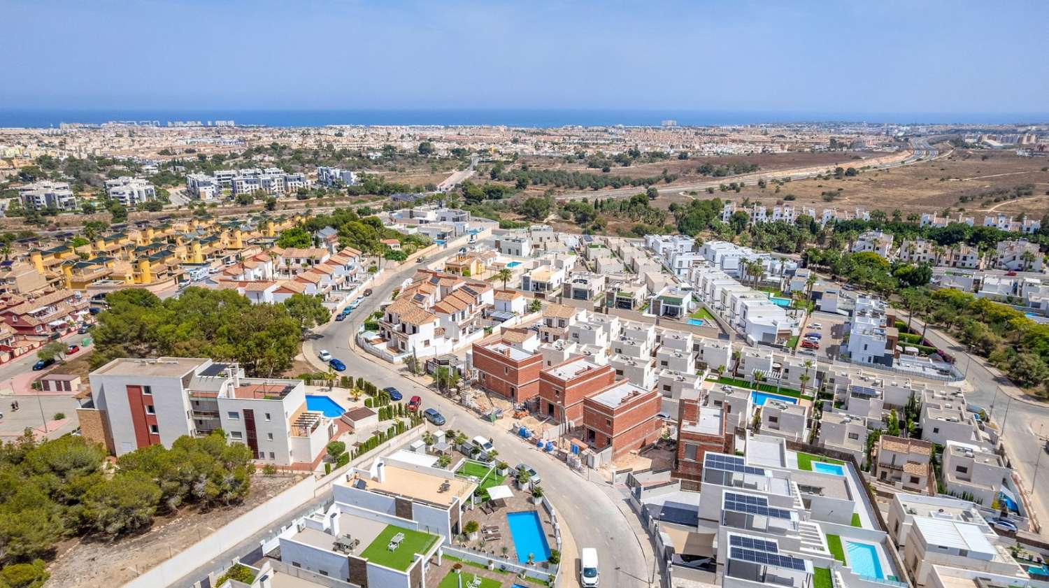 SE VENDE FANTÁSTICO CHALET INDEPENDIENTE EN VILLAMARTÍN