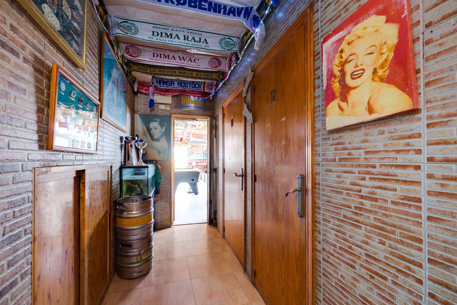 BAR I DRIFT MED UAFHÆNGIGT HUS I TORRETA II – TORREVIEJA