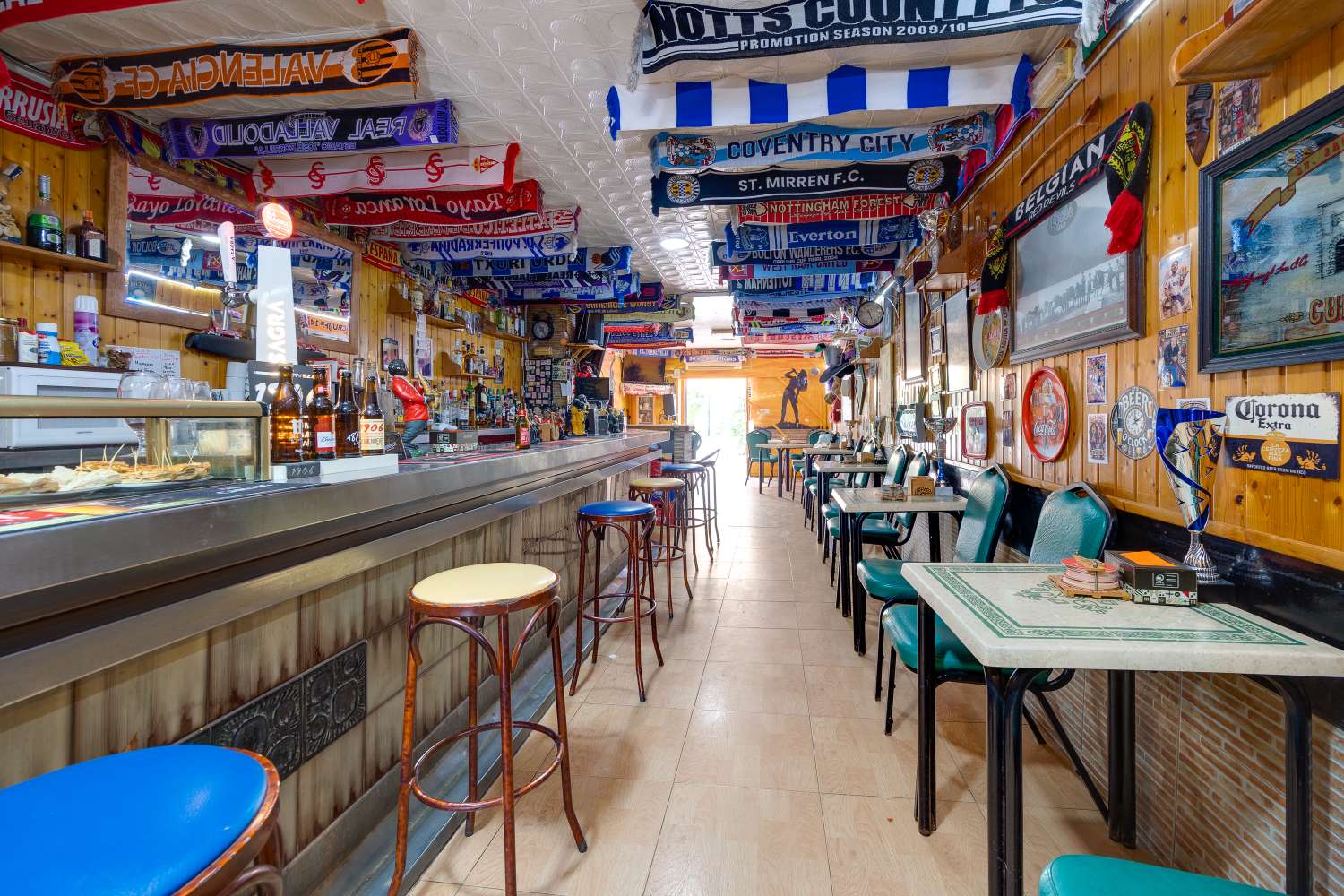 BAR I DRIFT MED UAFHÆNGIGT HUS I TORRETA II – TORREVIEJA