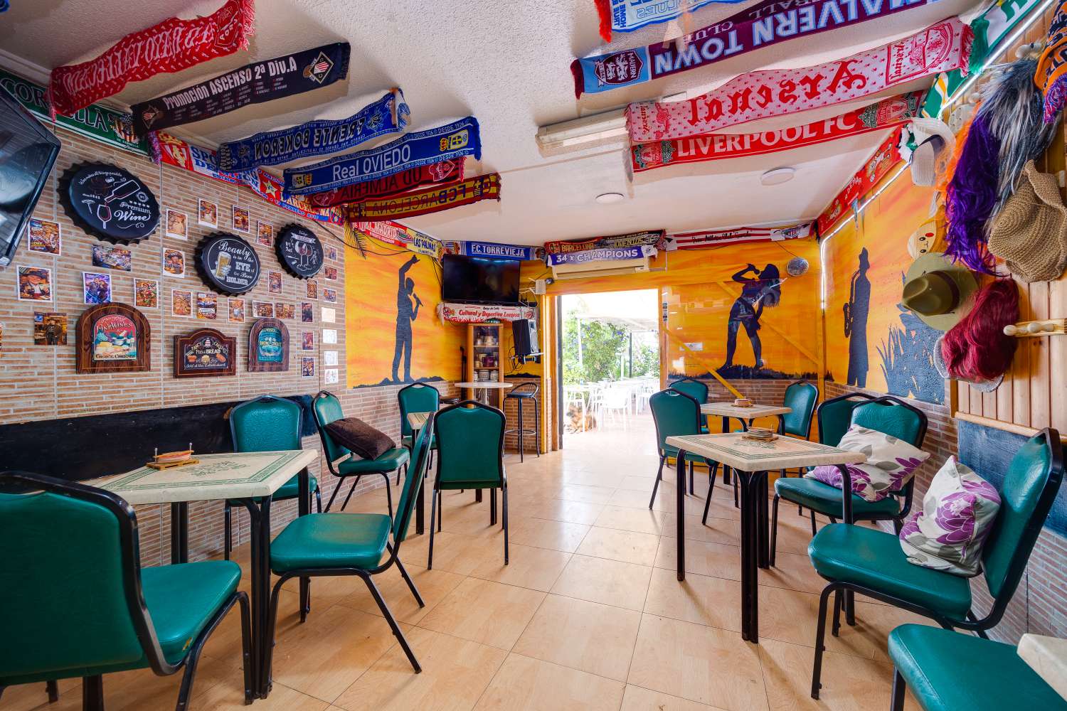 BAR I DRIFT MED UAFHÆNGIGT HUS I TORRETA II – TORREVIEJA
