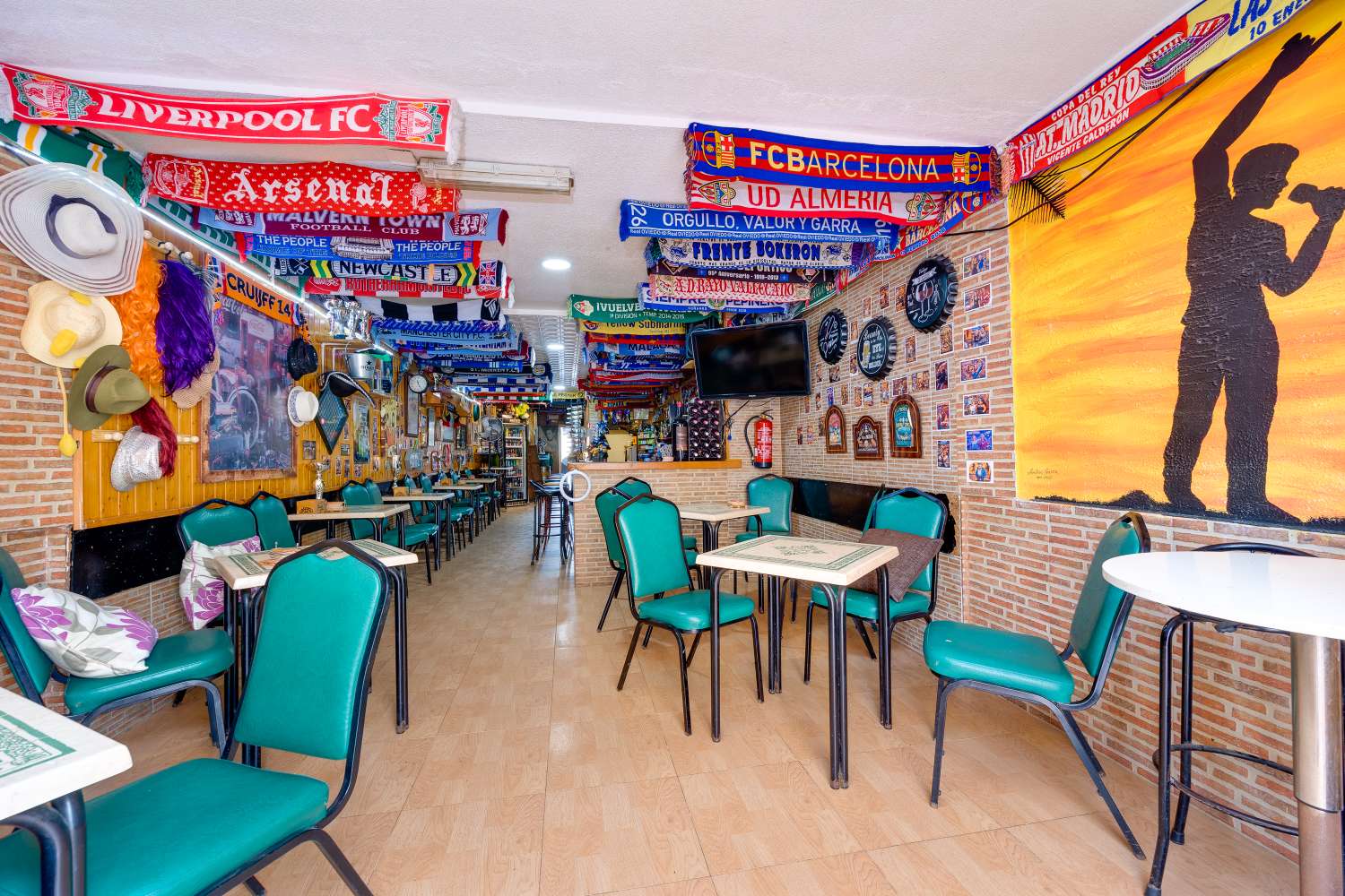 BAR I DRIFT MED UAFHÆNGIGT HUS I TORRETA II – TORREVIEJA