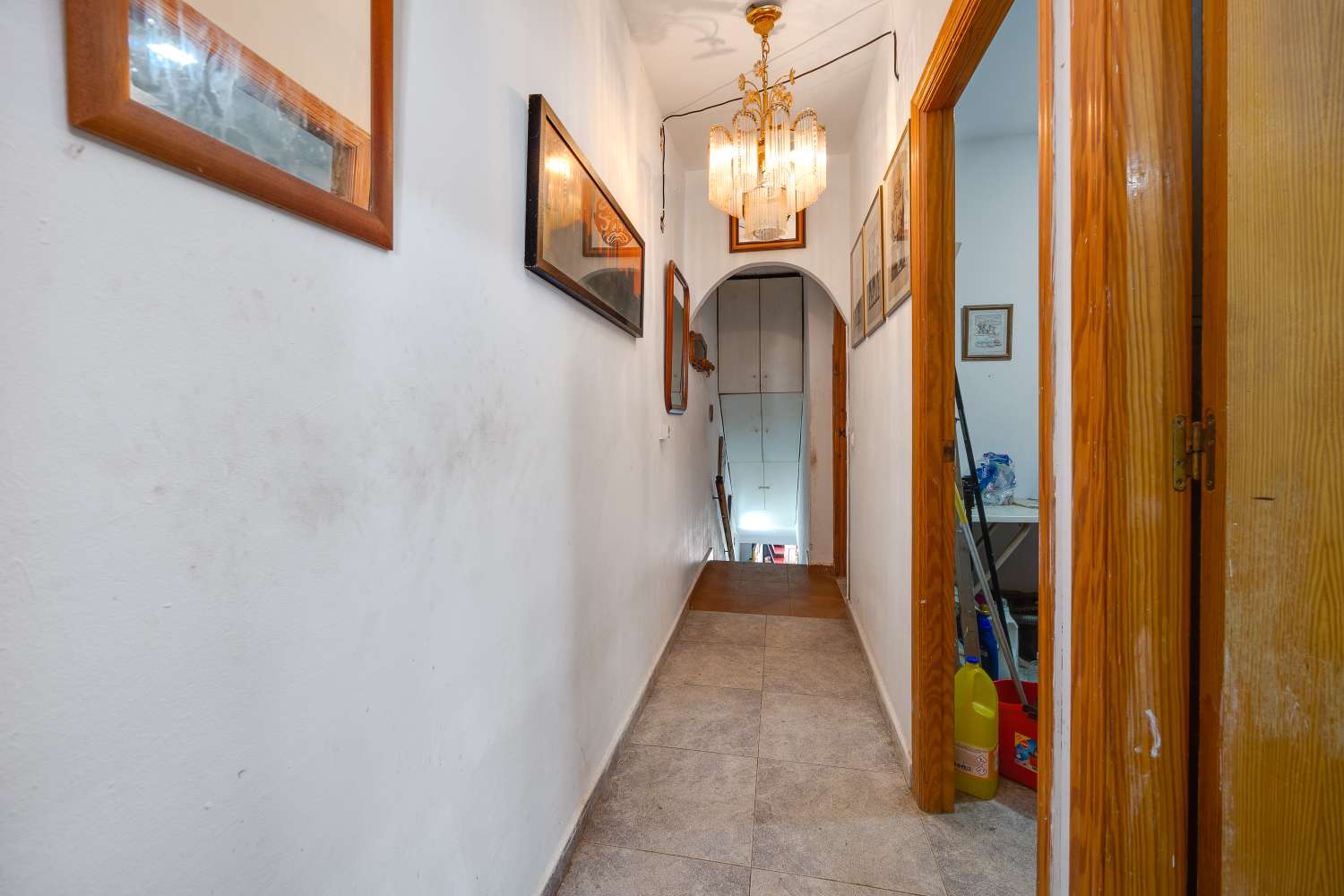 DŮM S KOMERČNÍMI PROSTORY V PROVOZU V TORRETA II – TORREVIEJA
