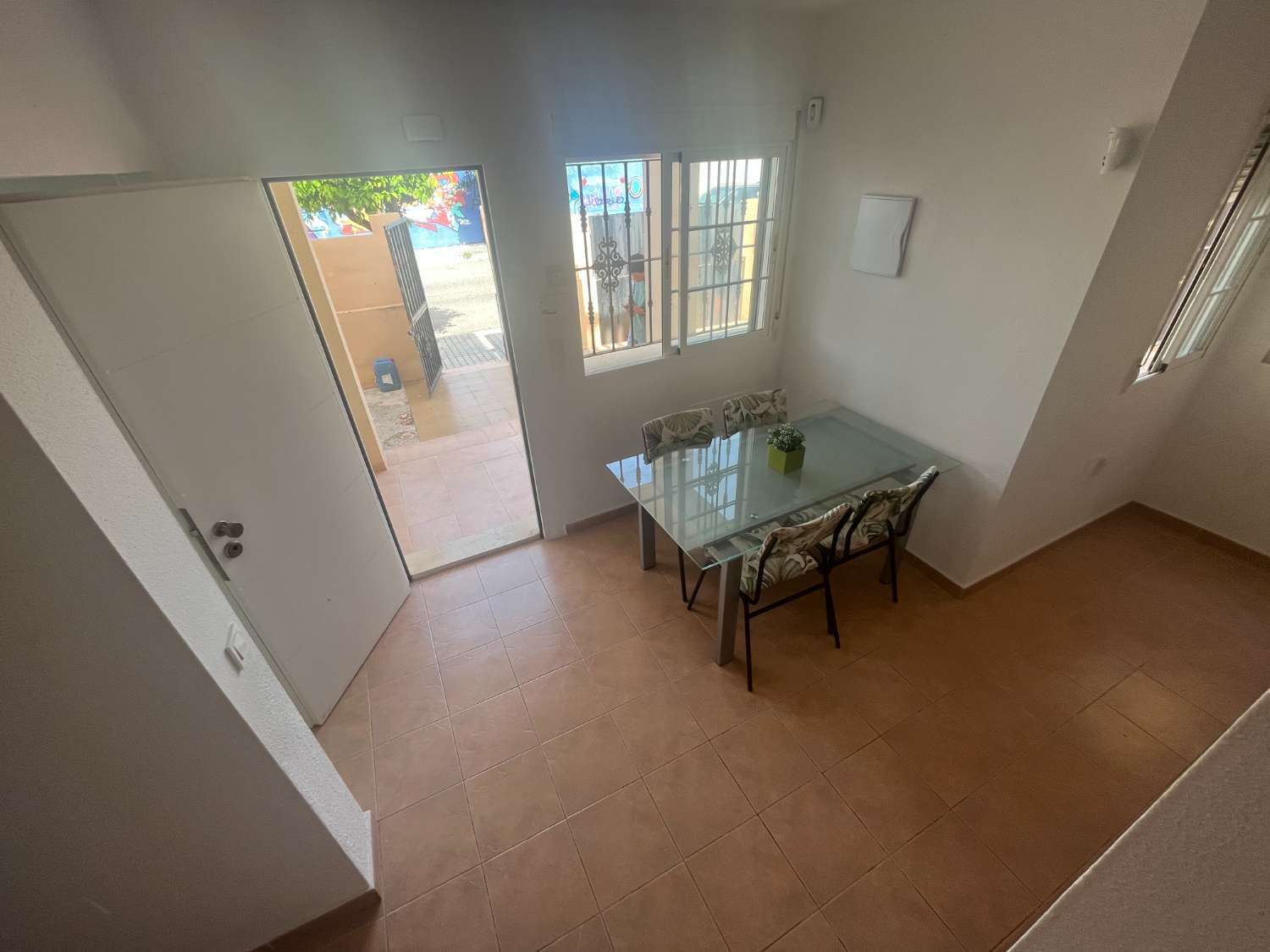RENOVIERTES DUPLEX ZUM VERKAUF IN TORREVIEJA!! 2 SCHLAFZIMMER MIT POOL!!