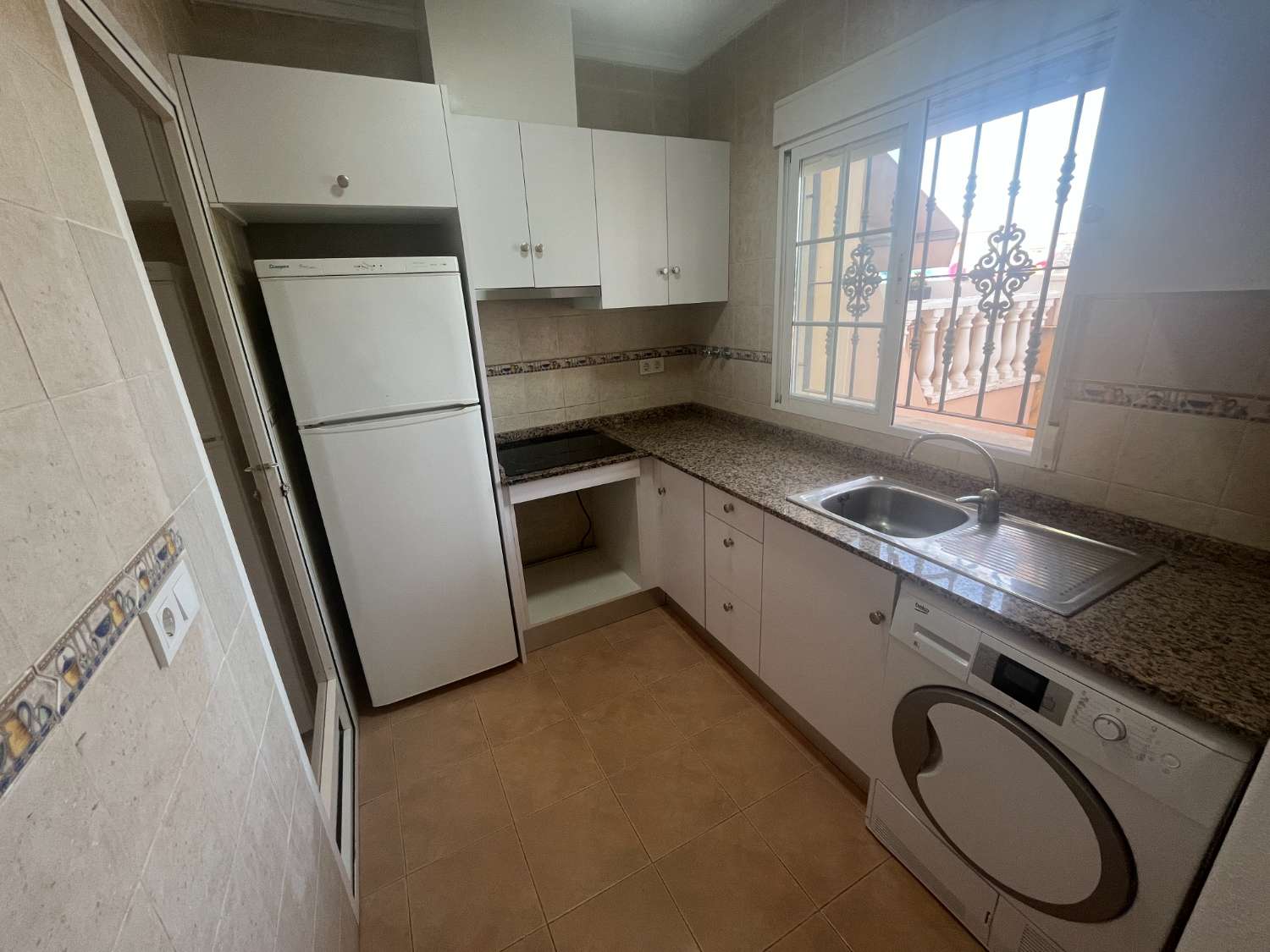 RENOVIERTES DUPLEX ZUM VERKAUF IN TORREVIEJA!! 2 SCHLAFZIMMER MIT POOL!!