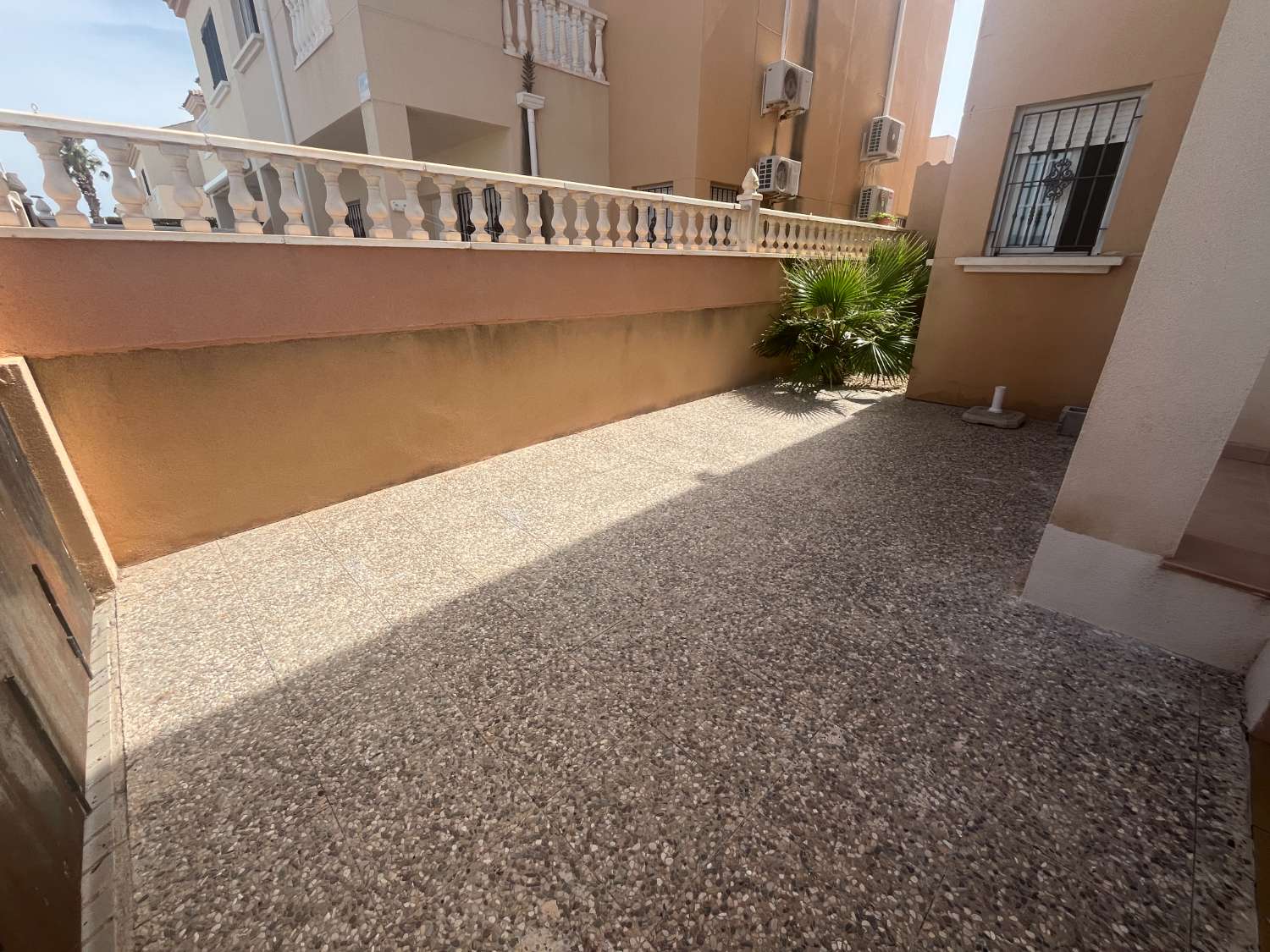 RENOVIERTES DUPLEX ZUM VERKAUF IN TORREVIEJA!! 2 SCHLAFZIMMER MIT POOL!!