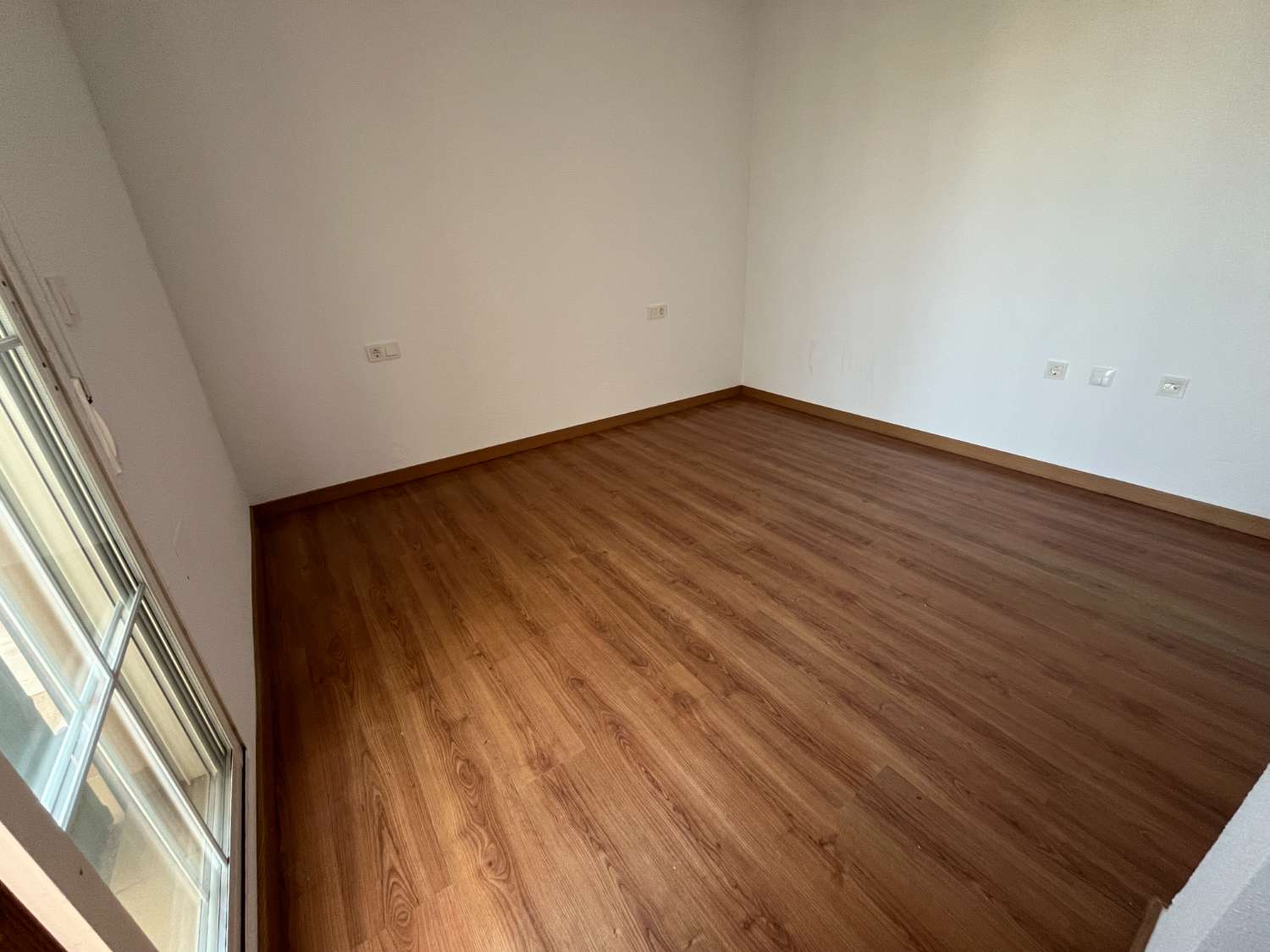 RENOVIERTES DUPLEX ZUM VERKAUF IN TORREVIEJA!! 2 SCHLAFZIMMER MIT POOL!!