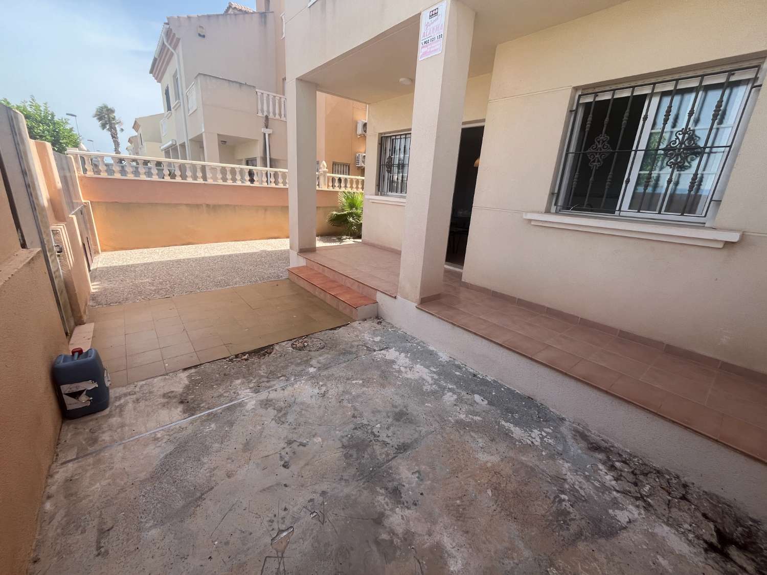 RENOVIERTES DUPLEX ZUM VERKAUF IN TORREVIEJA!! 2 SCHLAFZIMMER MIT POOL!!