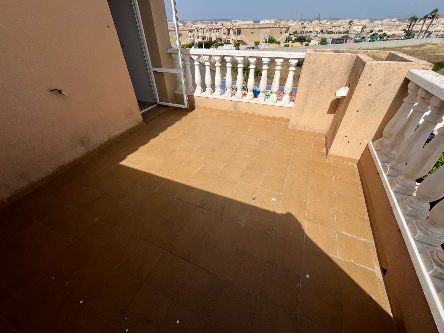 RENOVIERTES DUPLEX ZUM VERKAUF IN TORREVIEJA!! 2 SCHLAFZIMMER MIT POOL!!
