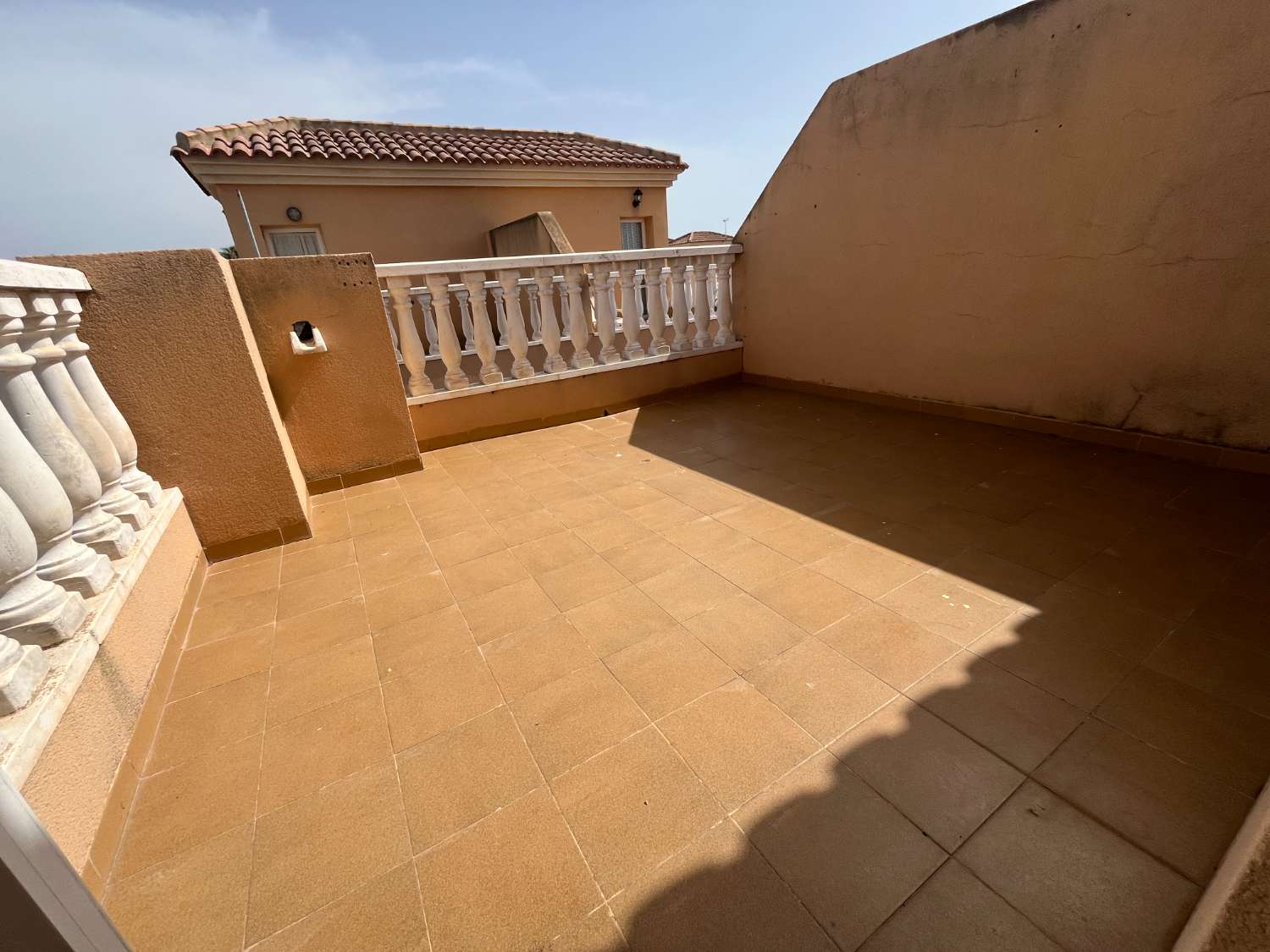 RENOVIERTES DUPLEX ZUM VERKAUF IN TORREVIEJA!! 2 SCHLAFZIMMER MIT POOL!!