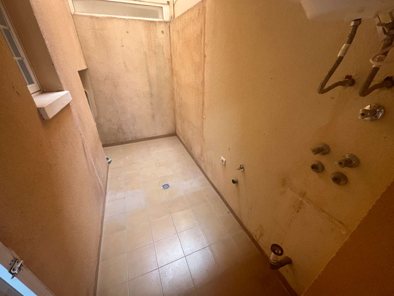 RENOVIERTES DUPLEX ZUM VERKAUF IN TORREVIEJA!! 2 SCHLAFZIMMER MIT POOL!!