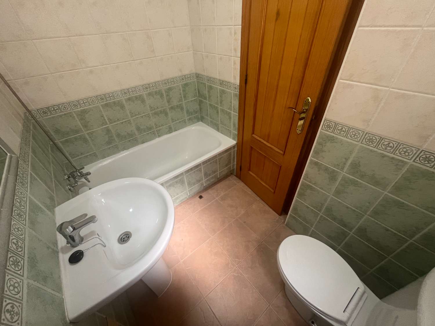 RENOVIERTES DUPLEX ZUM VERKAUF IN TORREVIEJA!! 2 SCHLAFZIMMER MIT POOL!!