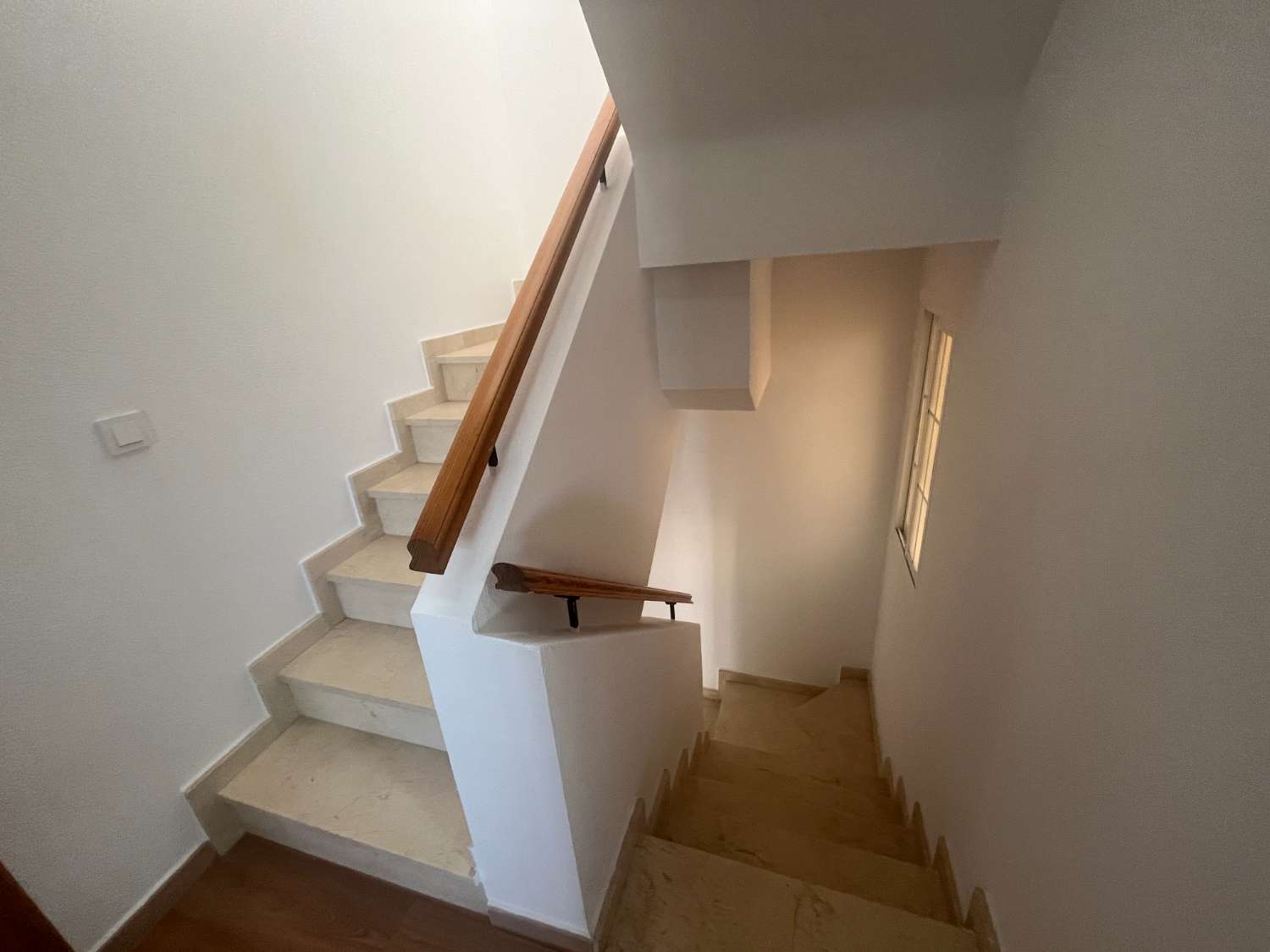 RENOVIERTES DUPLEX ZUM VERKAUF IN TORREVIEJA!! 2 SCHLAFZIMMER MIT POOL!!