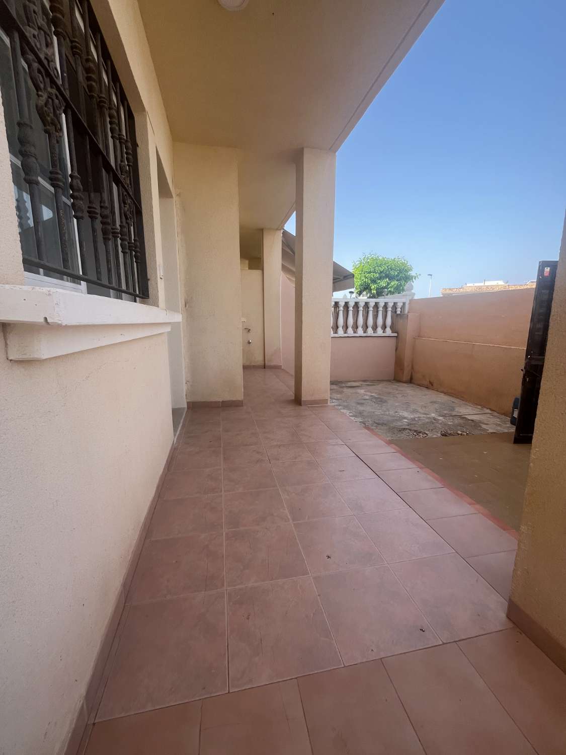 RENOVIERTES DUPLEX ZUM VERKAUF IN TORREVIEJA!! 2 SCHLAFZIMMER MIT POOL!!