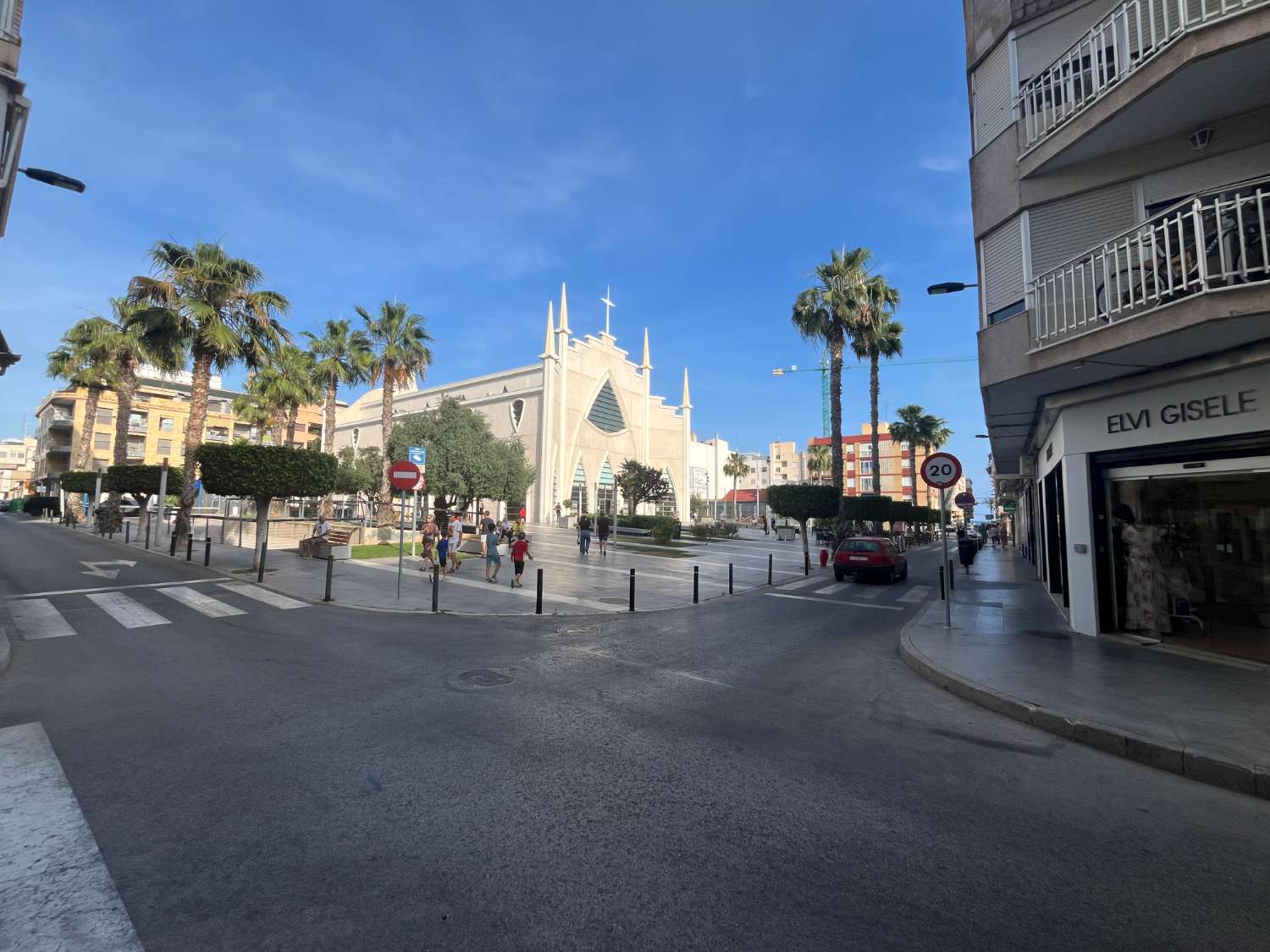Třípokojový byt s řadou 600 m od Playa del Cura – Torrevieja Centre