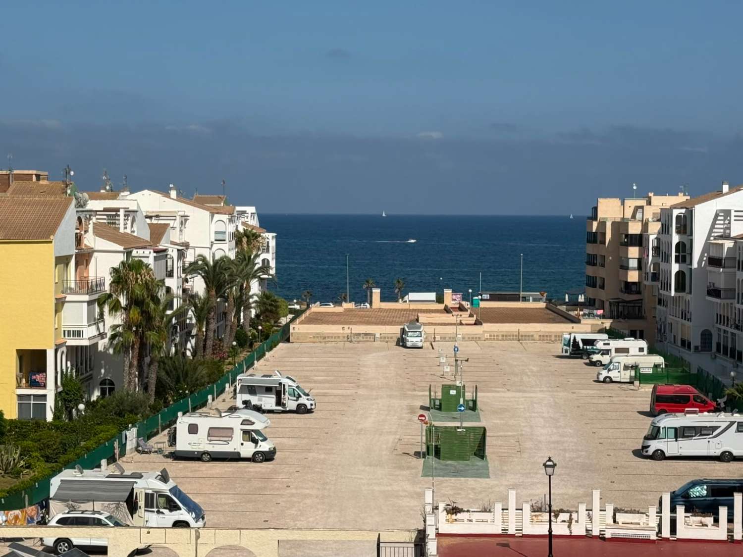 APARTAMENTO CON VISTAS AL MAR