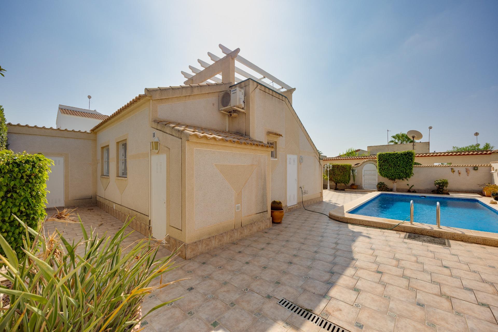 Villa till salu i Orihuela Costa