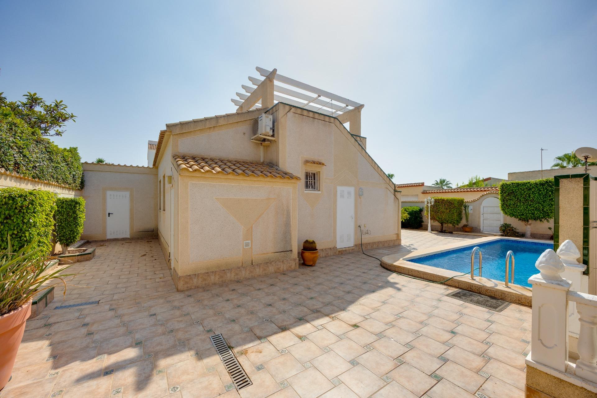 Villa till salu i Orihuela Costa
