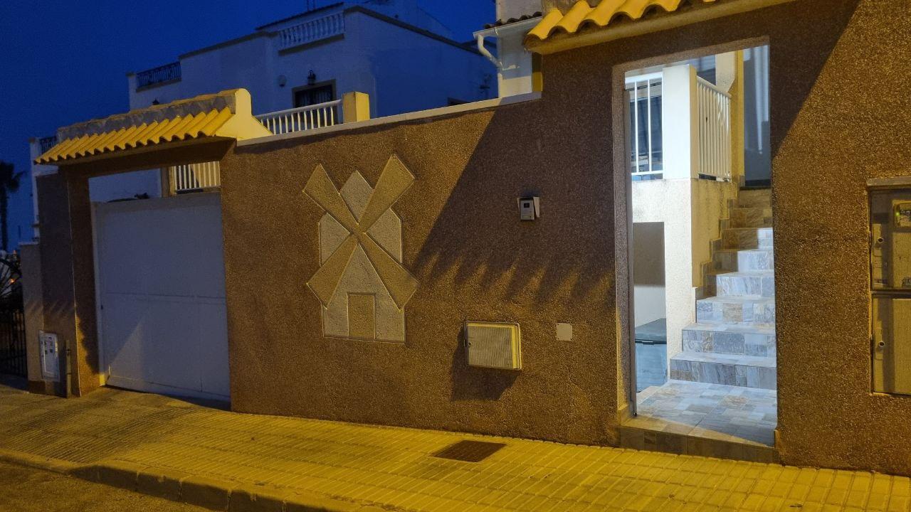 Chalet en venta en Orihuela Costa