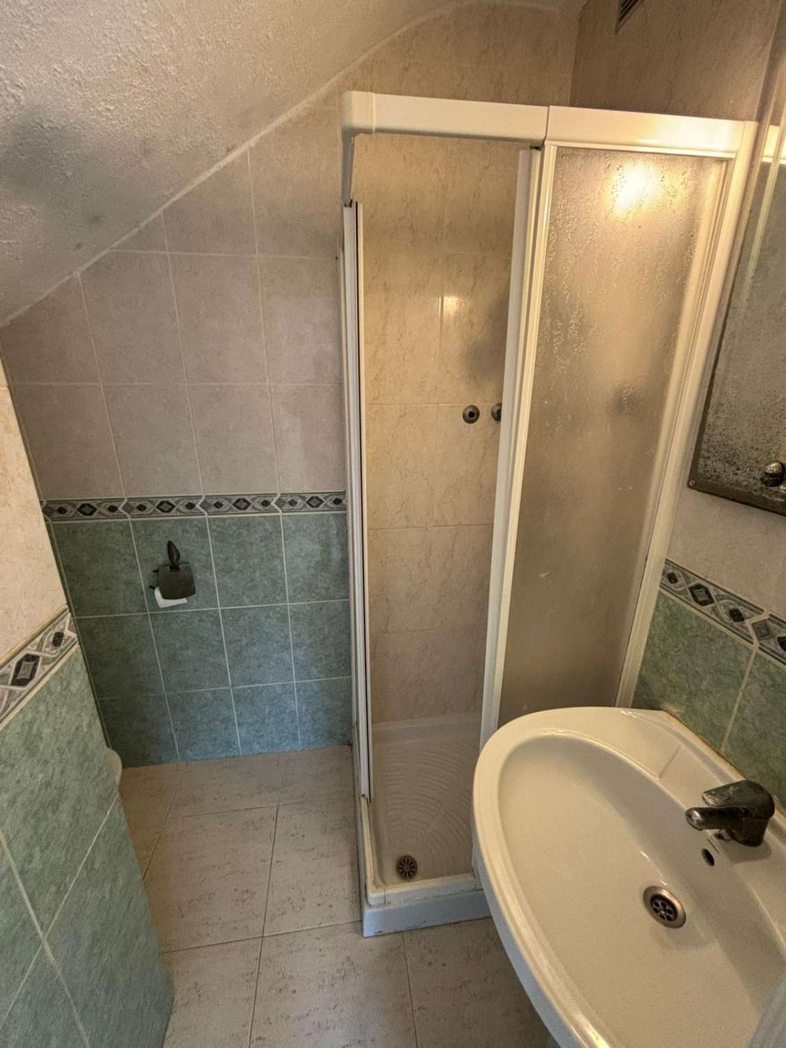 OCASIÓN!! DUPLEX 3 DORMITORIOS 2 BAÑOS EN LA SIESTA PARA REFORMAR CON PISCINA!!