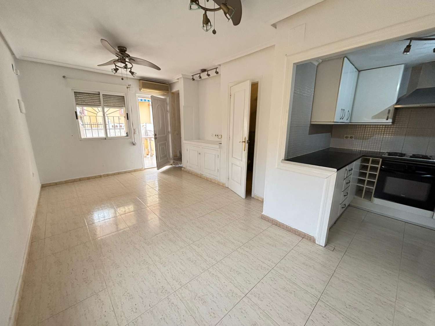 OCASIÓN!! DUPLEX 3 DORMITORIOS 2 BAÑOS EN LA SIESTA PARA REFORMAR CON PISCINA!!
