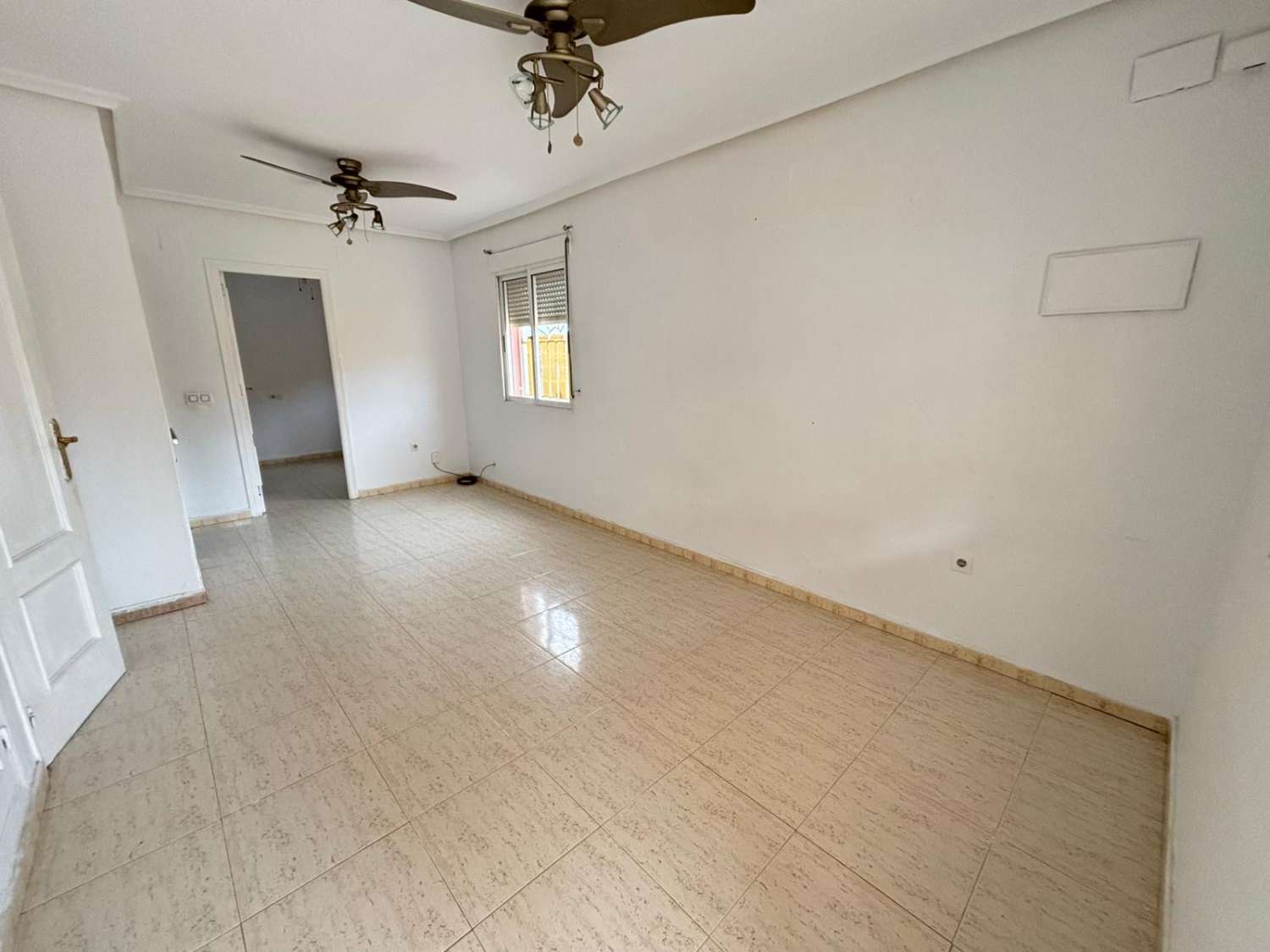 OCASIÓN!! DUPLEX 3 DORMITORIOS 2 BAÑOS EN LA SIESTA PARA REFORMAR CON PISCINA!!